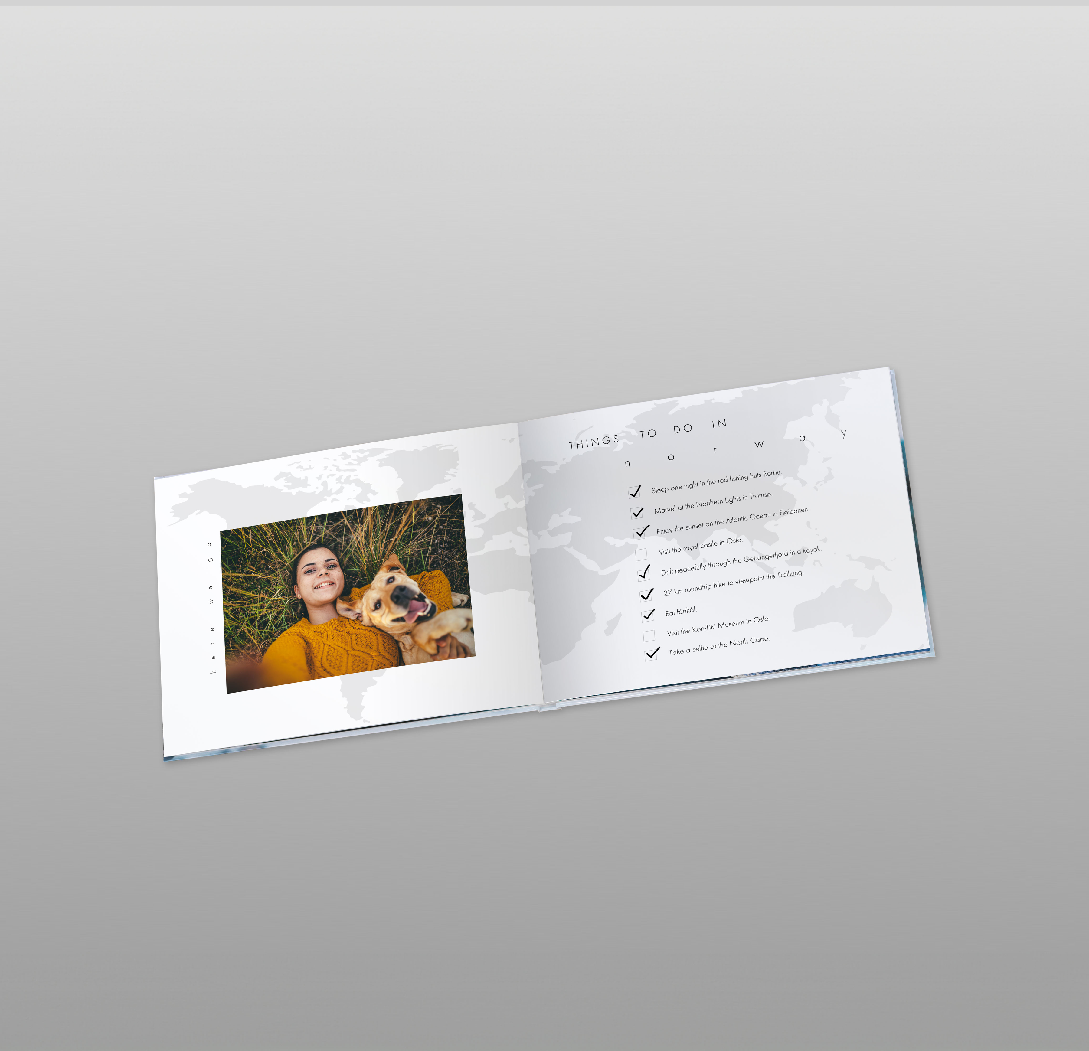 Eine Pixum Fotobuch Innenseite mit der Vorlage "Wo die Reise beginnt" um ein Fotobuch vom Urlaub zu gestalten