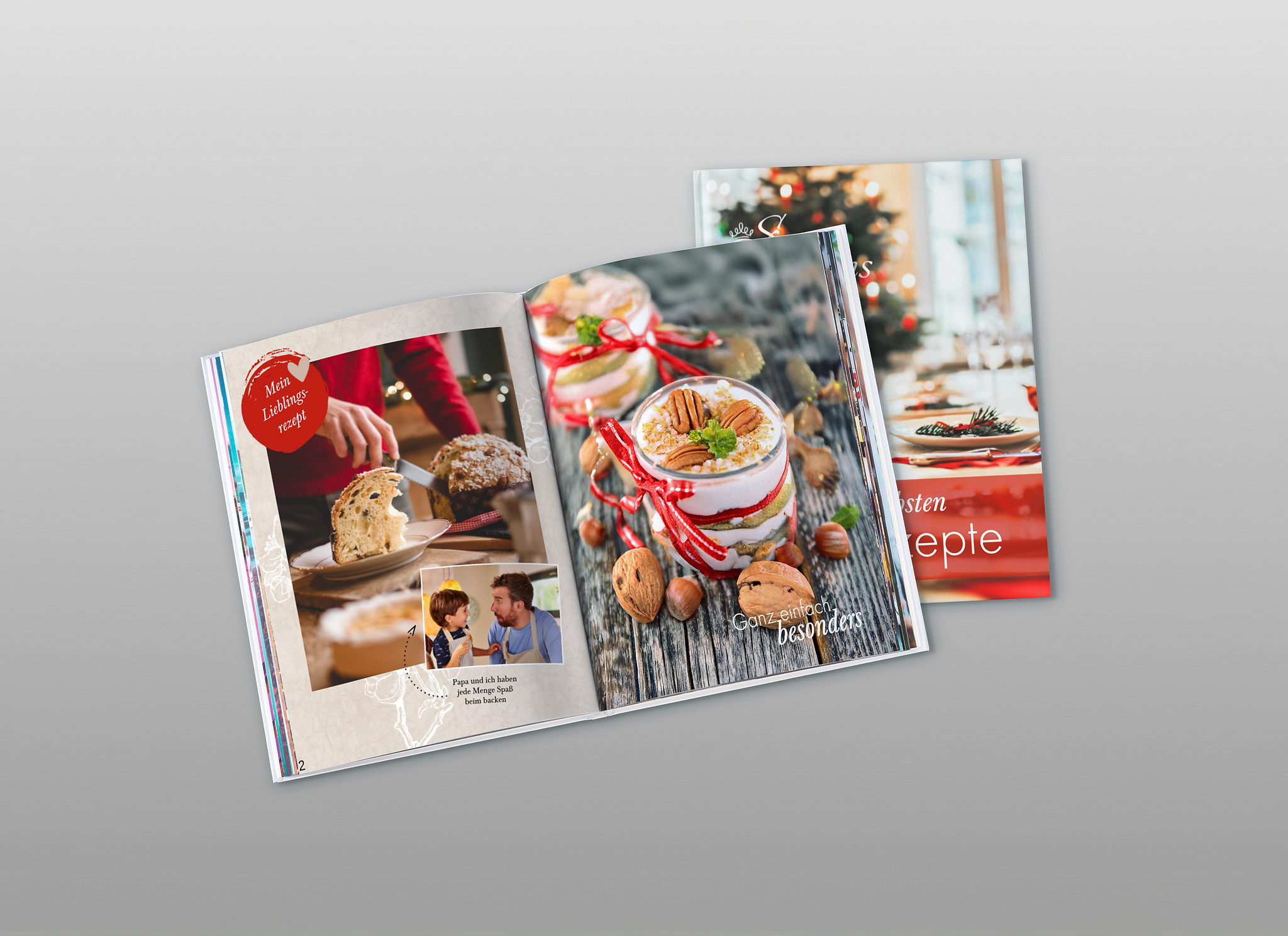 Aufgeschlagenes, selbst gestaltetes Backbuch mit großen Fotos.