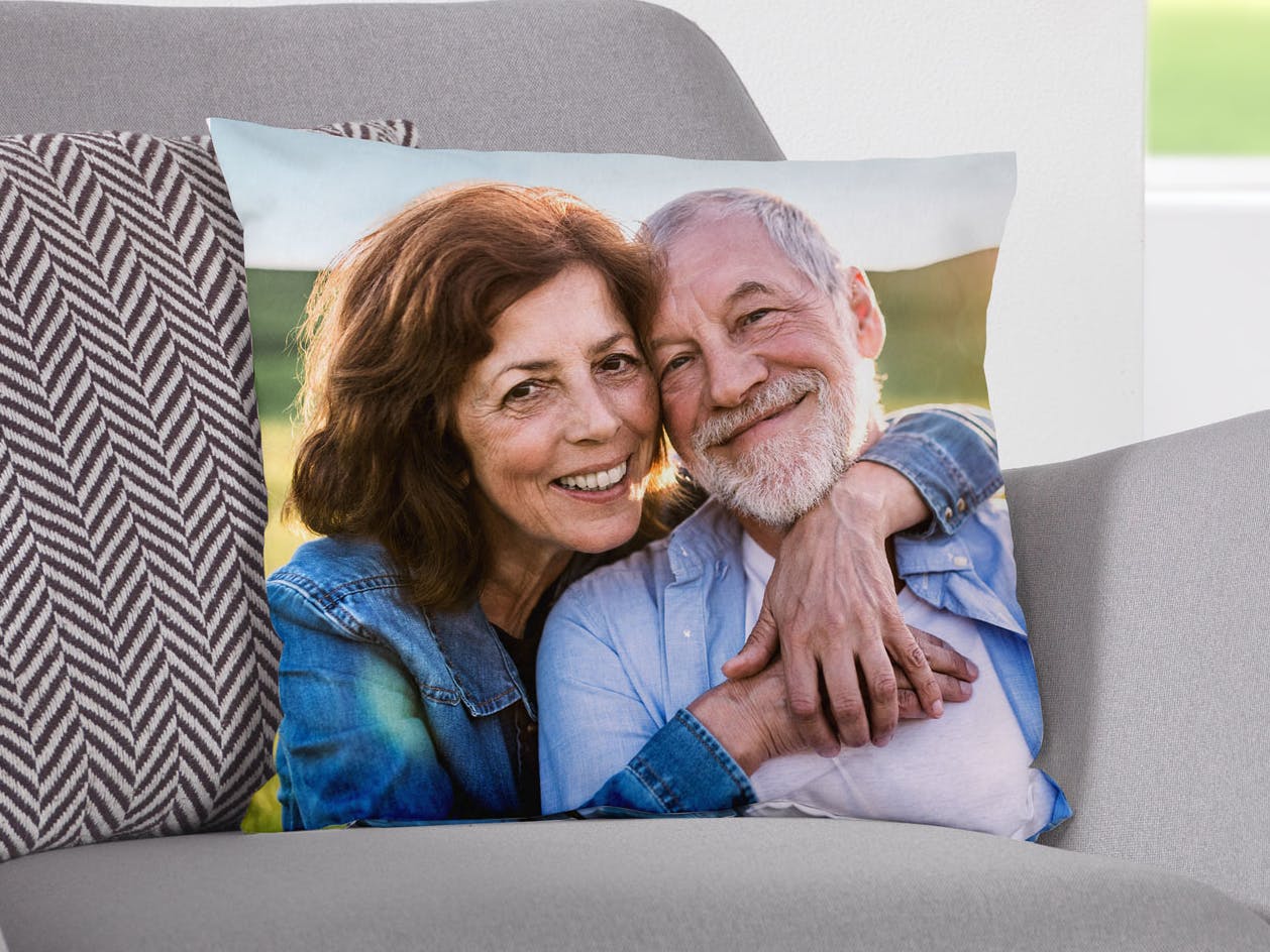 Cojín personalizado 40×40 cm con fotografía de una pareja