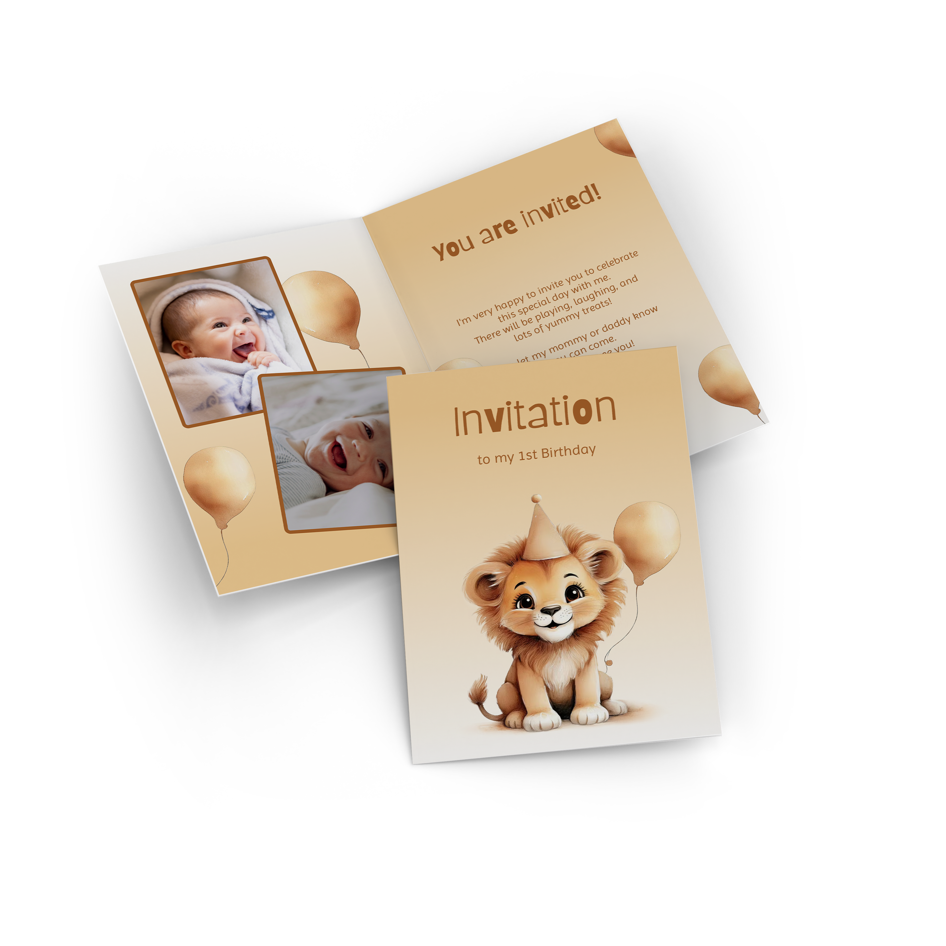 Carte d'invitation d’anniversaire pliée avec lion dessiné