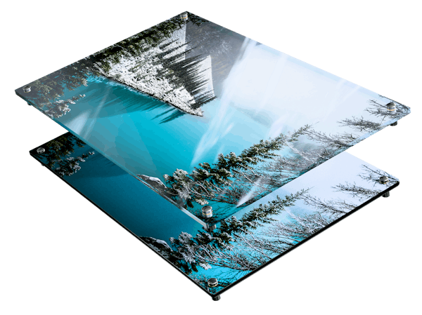 Alu-Dibond oder Acrylglasbild? Ein Wandbild aus Acrylglas und ein Wandbild aus Alu-Dibond mit gleichem Landschaftsmotiv.