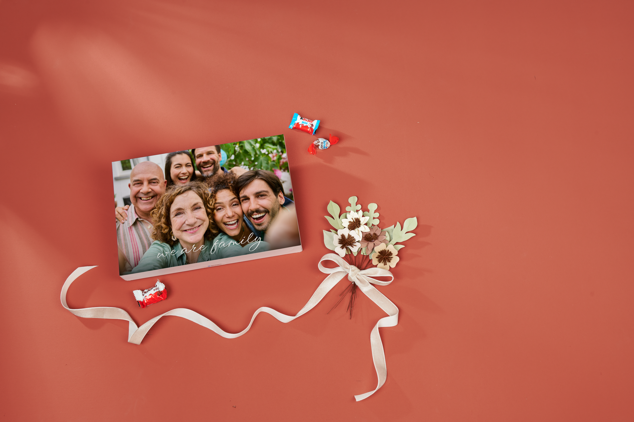 Scatola personalizzata con cioccolato kinder® e foto di famiglia