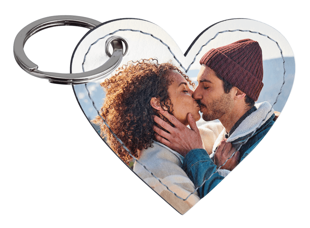 Schlüsselanhänger in Herzform mit Foto als Detail-Freisteller