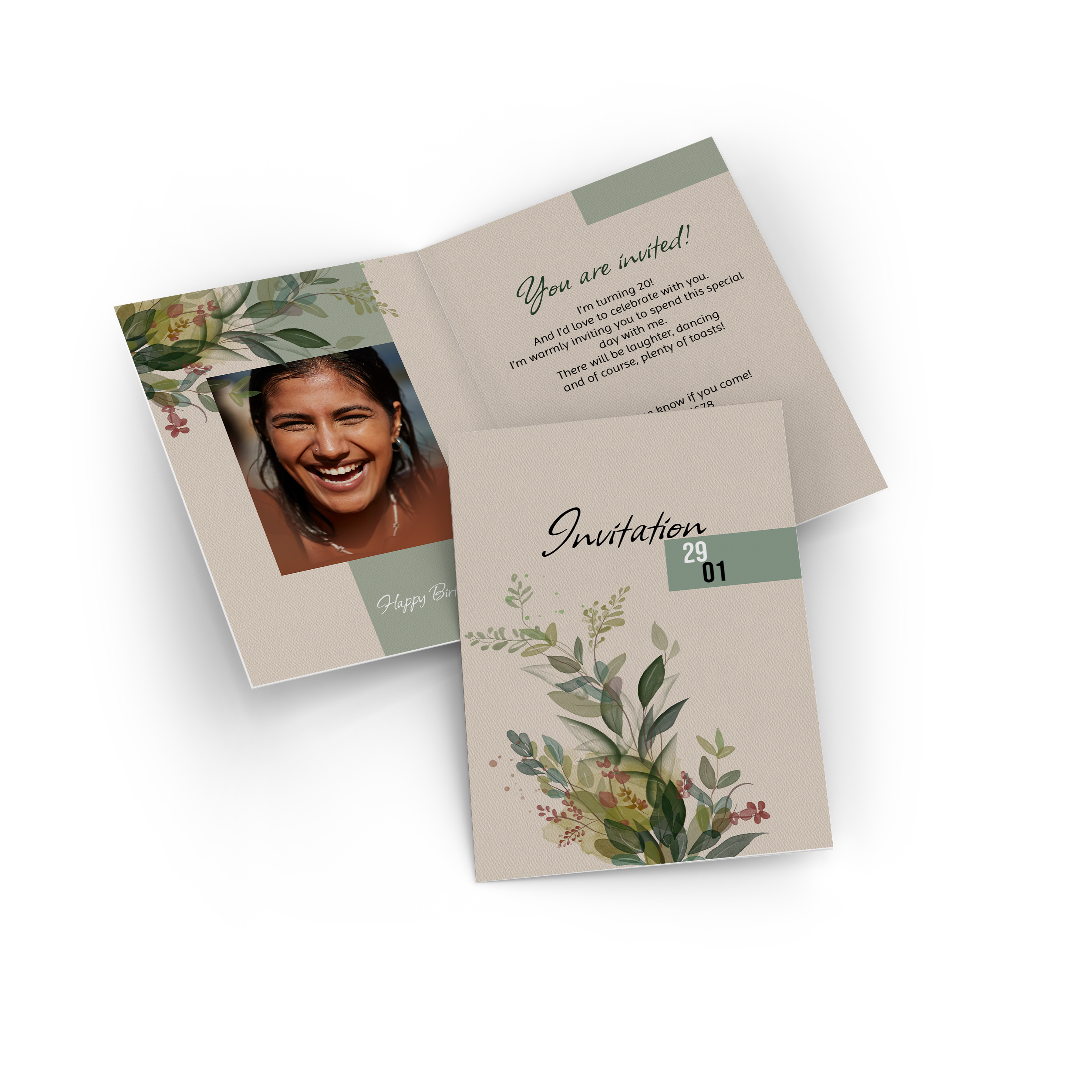 Carte pliée d'invitationà un anniversaire avec motifs floraux.