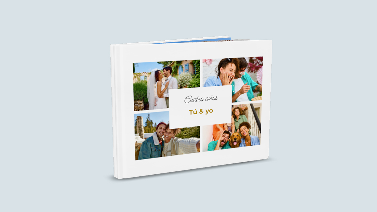 Álbum de fotos de pie con un collage de fotos de parejas en la portada.