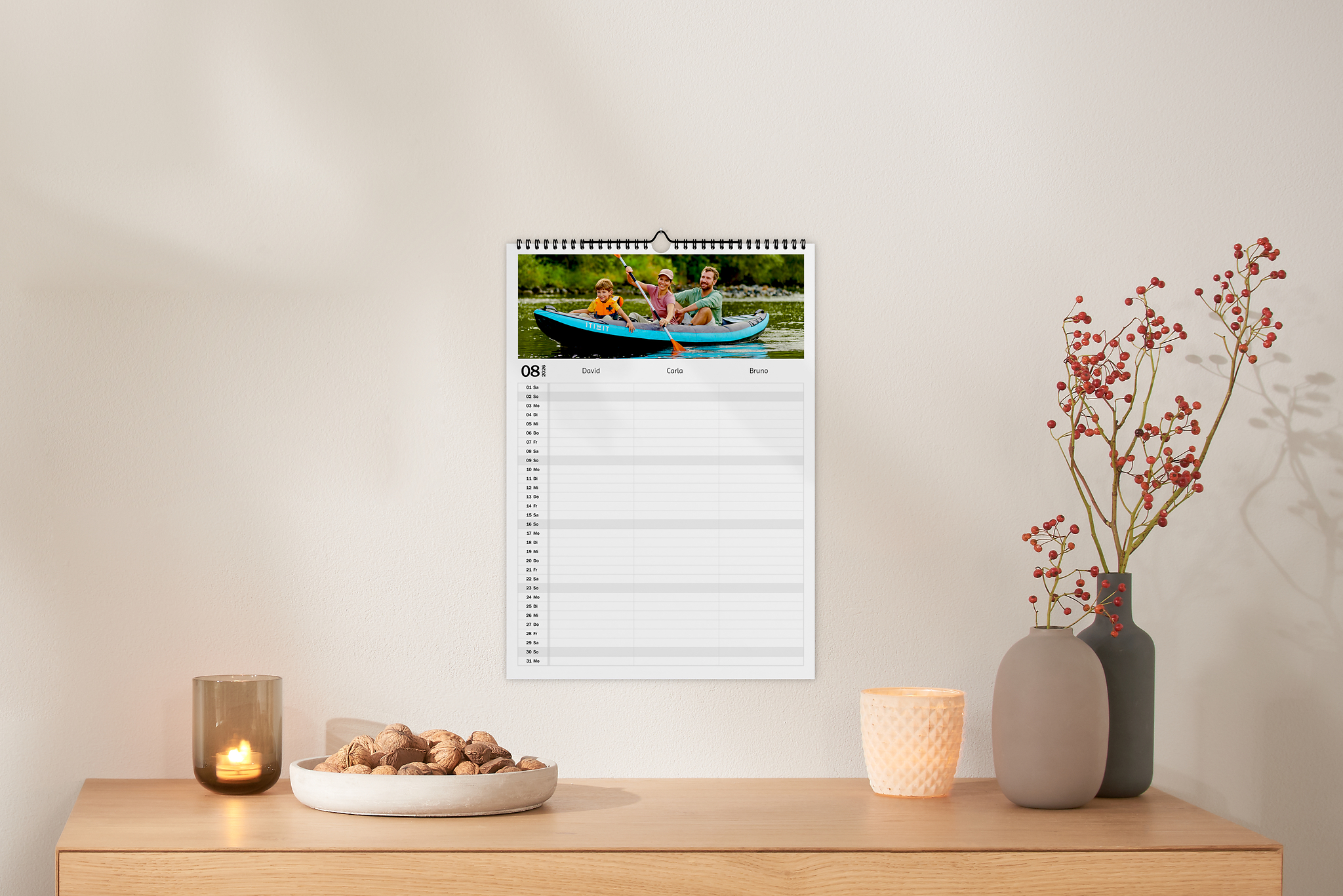 Familienkalender im A3 Hochformat mit einem Bild von einer Familie beim Kanufahren 