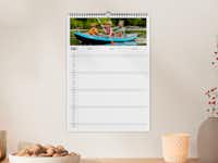 Familienkalender im A3 Hochformat Familienkalender im A3 Hochformat mit einem Bild von einer Familie beim Kanufahren