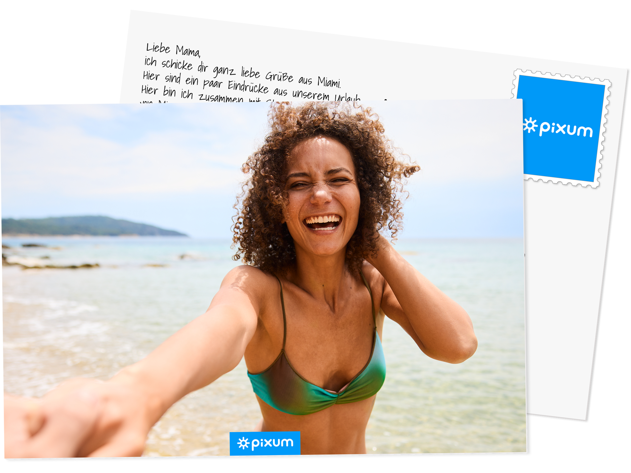 Pixum Postkarte mit einem Foto einer Frau am Strand
