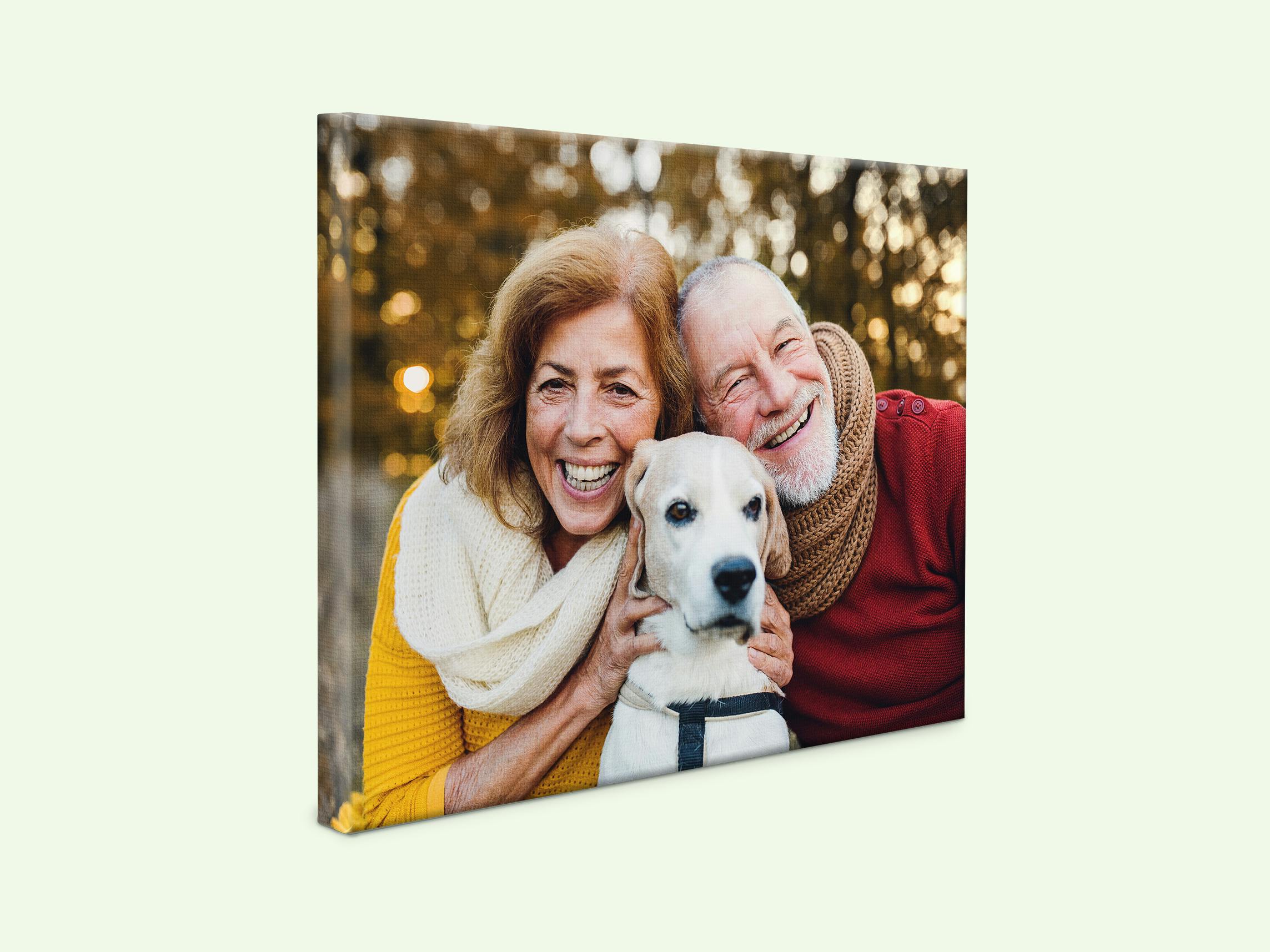Toile photo personnalisée avec une photo d'un couple et d'un chien