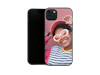 Silicone Matt Case eines iPhones mit einer Frau mit Sonnenbrille und pinkem Hintergrund