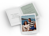 Kaart met vouw als trouwuitnodiging maken Kaart met vouw en een foto als een koppel als trouwuitnodiging.