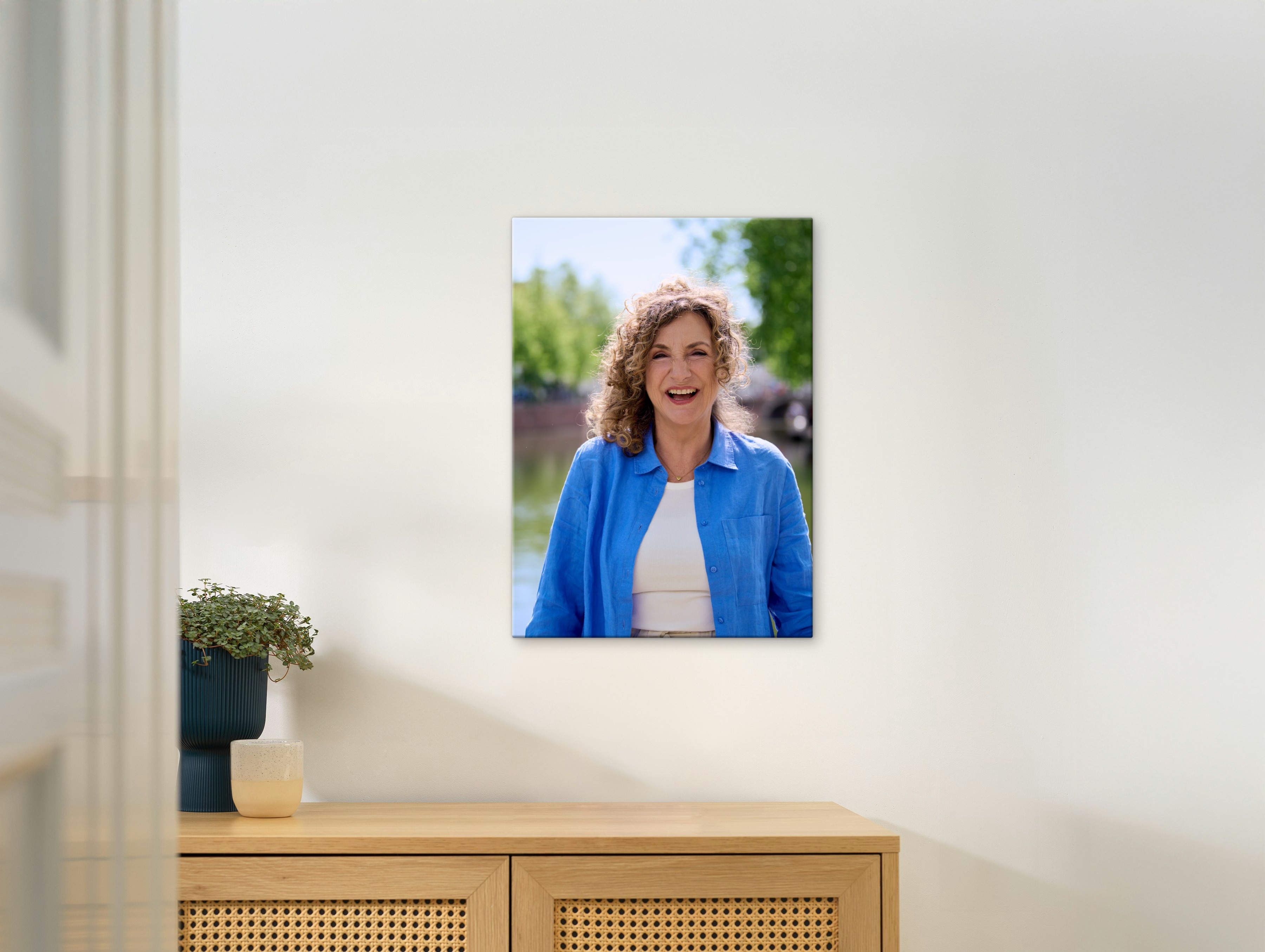 Bestelle eine Fotoleinwand, damit sich jeder Raum nach dir anfühlt.