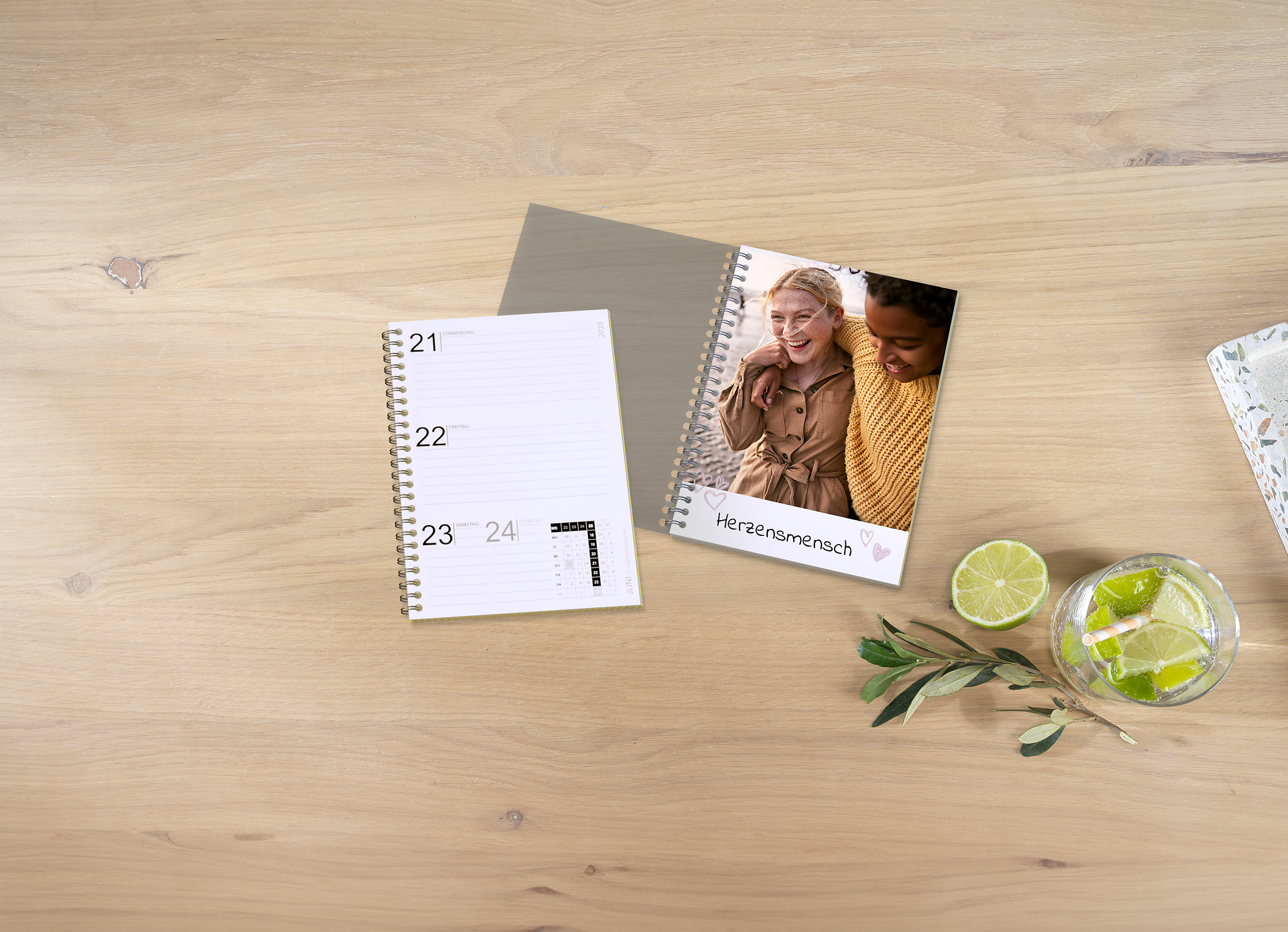 Appointment planner with a photo of two friends and a text