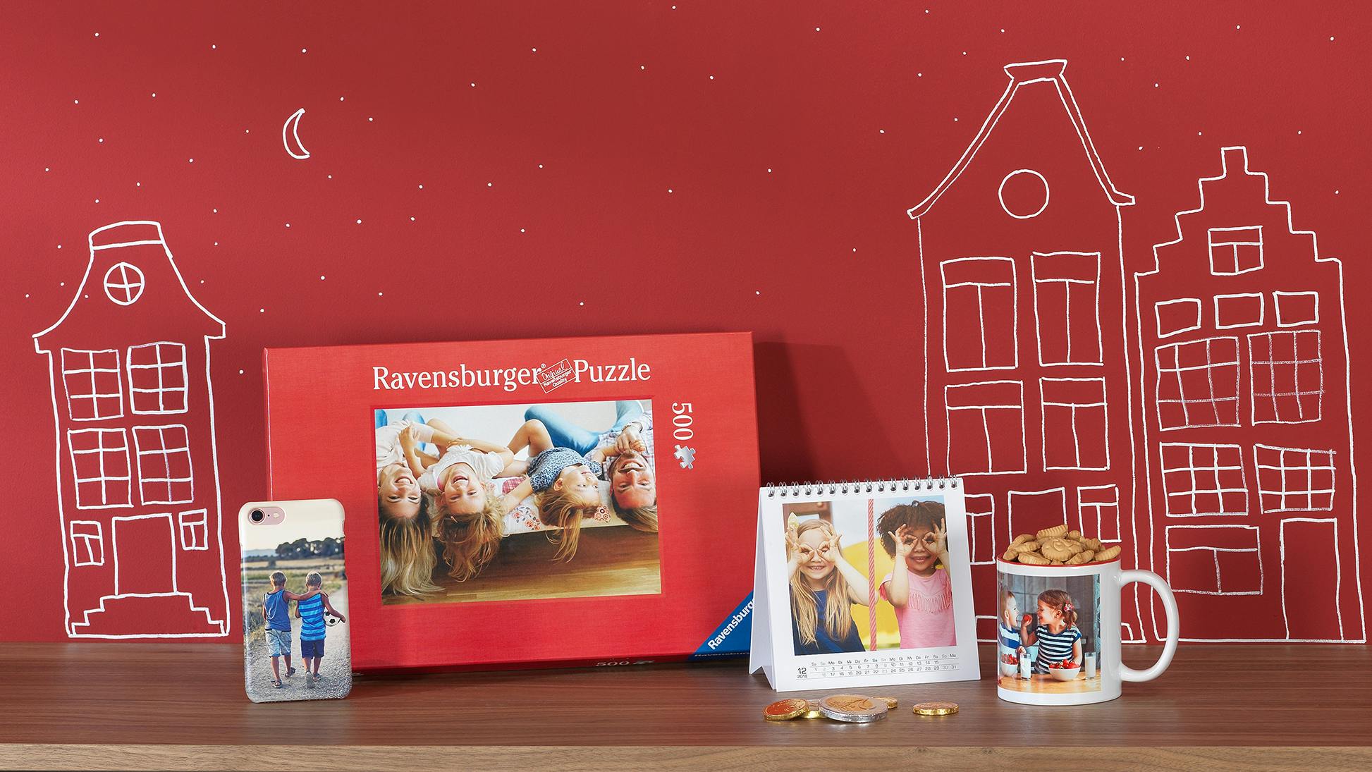 Mix van Sinterklaascadeaus: puzzels, hoesjes, kalenders en fotomokken