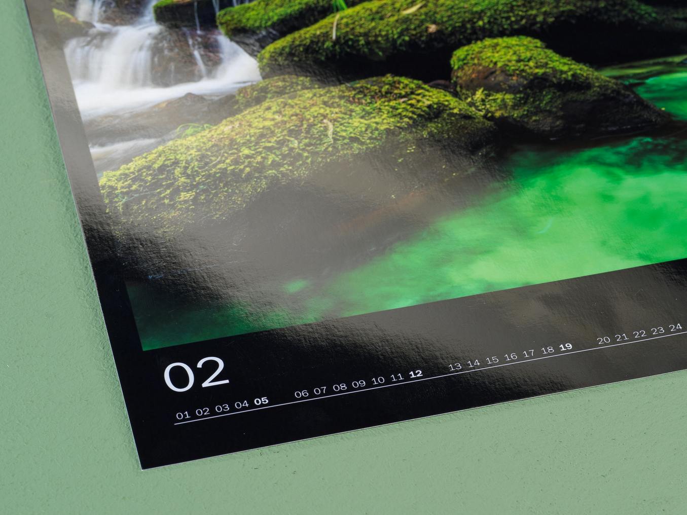 Vue détaillée d'un calendrier photo avec papier photo brillant