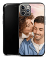 Handyhülle eines iPhones mit Bild eines verliebten Pärchens