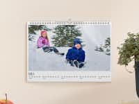 Calendrier mural A4 au format paysage Calendrier mural A4 au format paysage avec des photos d'enfants dans la neige