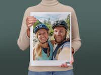 Pixum Fotobuch XXL hoch Pixum Fotobuch XXL im Hochformat mit dem Selfie von Mountainbikern auf dem Cover