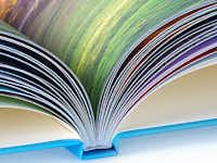 Papier premium mat Image détourée d'un livre photo ouvert avec vue détaillée du papier premium mat