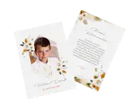 Fotokarte mit Blumen-Design als Danksagung zur Kommunion Dankeskarte zur Kommunion mit Blumen-Design und dem Bild eines Jungen auf der Vorderseite.