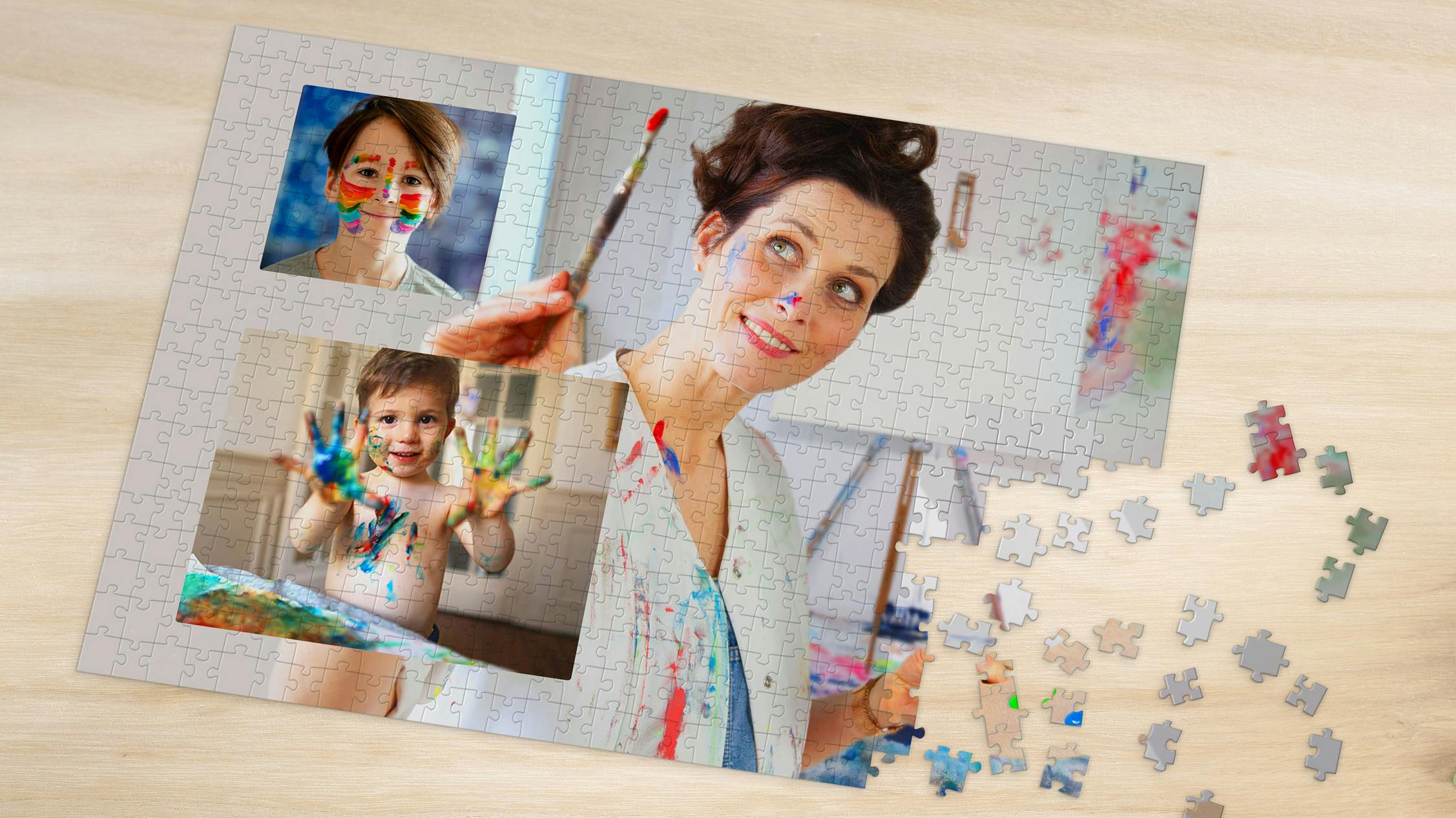Fotopuzzle-Collage selbst gestalten Fotopuzzle-Collage mit Motiven einer Mutter und ihrer Söhne beim Malen