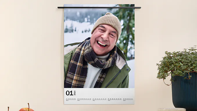 Wall calendar fineline