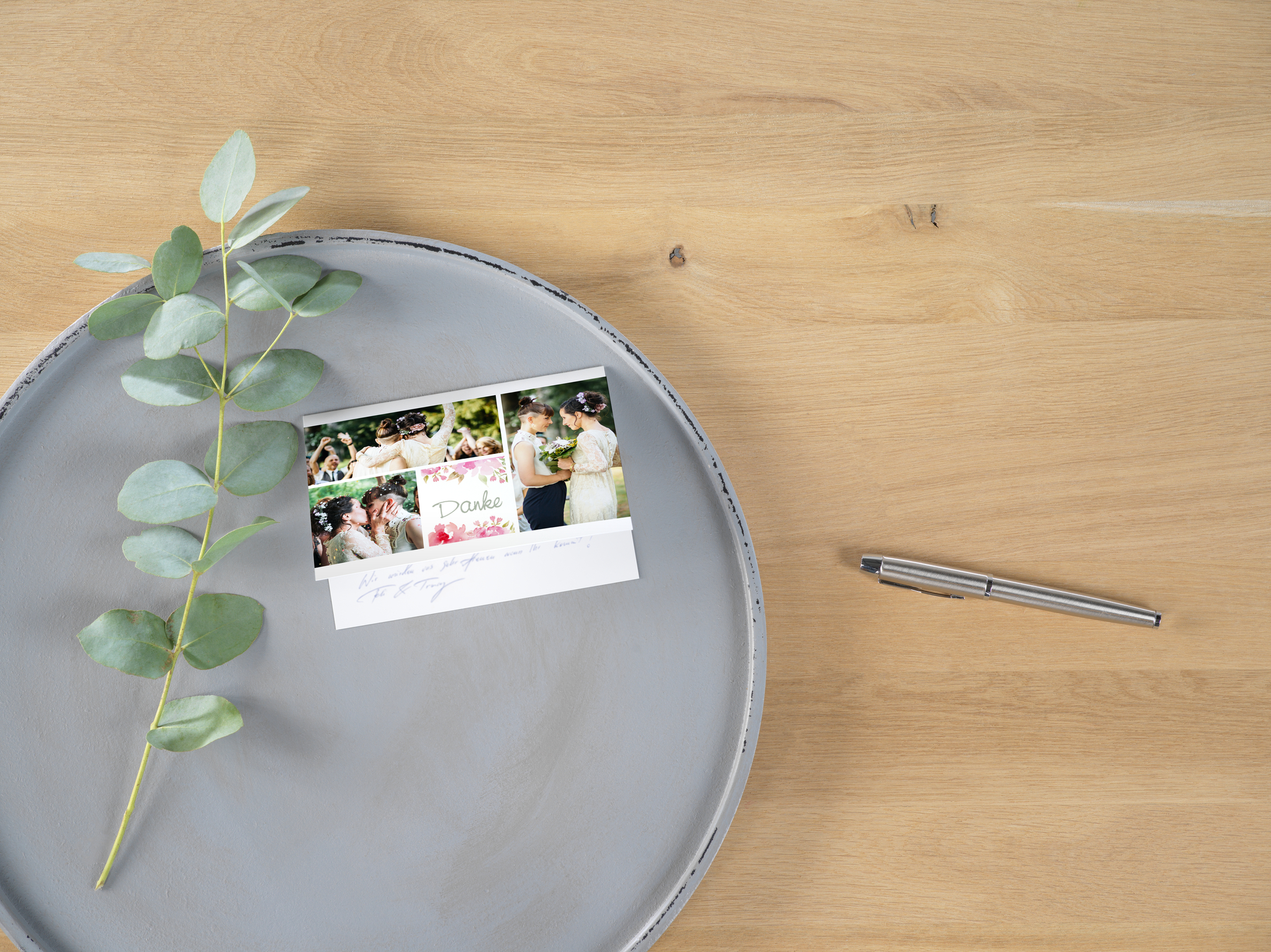 Bryllupsinvitation med bryllupsbilleder