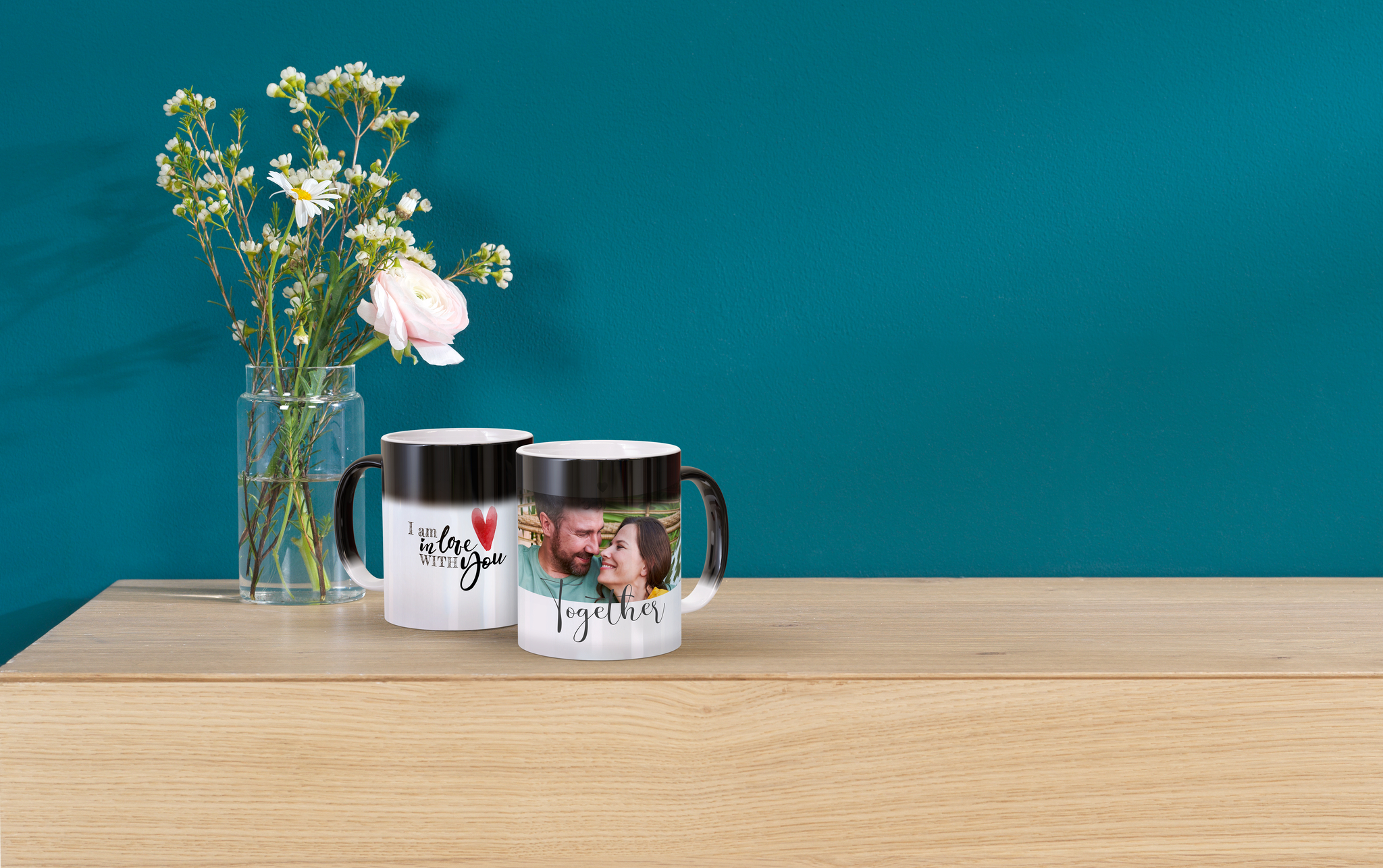 Taza mágica personalizada con la foto de una pareja