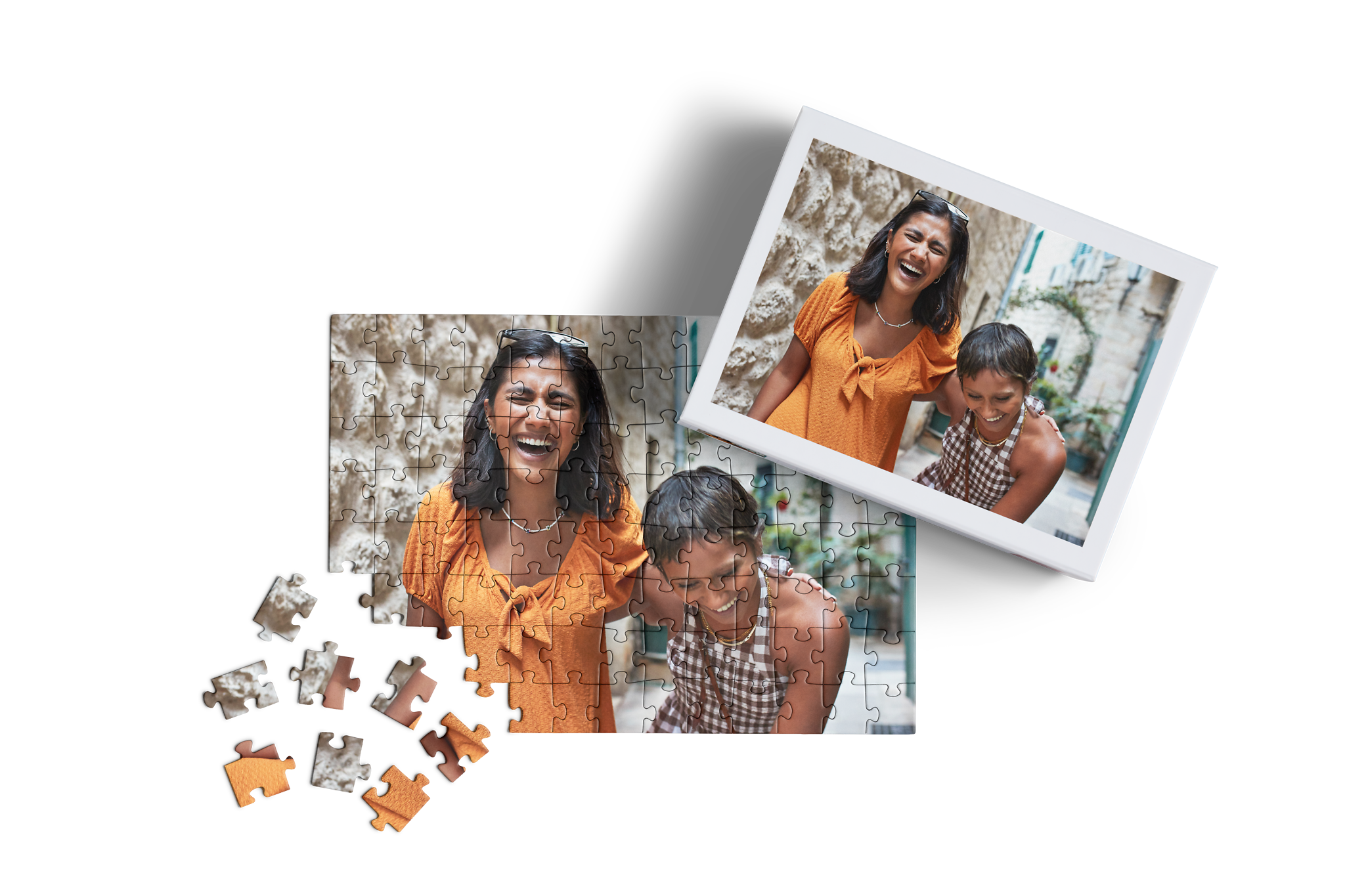 Fotopuzzle mit 100 teilen und einem Bild von zwei Freundinnen.