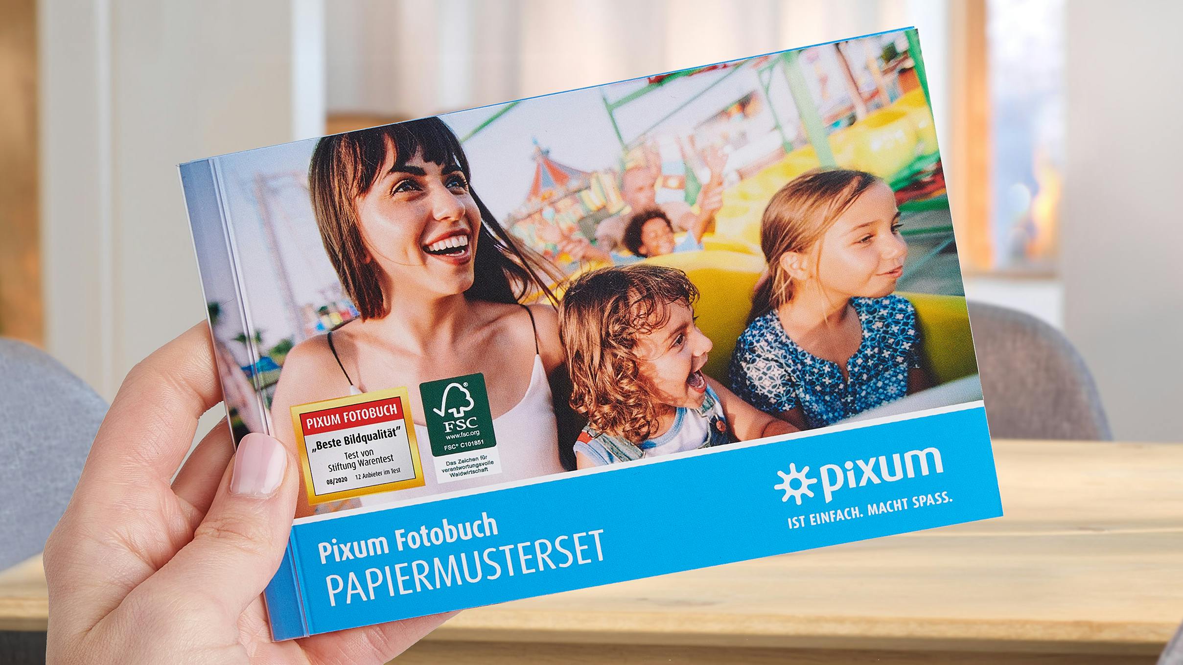 Pixum Fotobuch Papiermusterset Fotobuch Papiermusterset im Ambiente