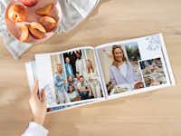 Avattu kuvakirja kesäkuvilla Avattu kuvakirja kesäkuvilla