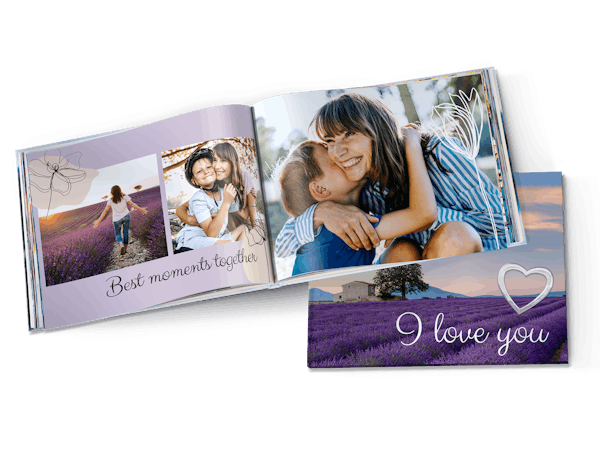 Álbum de fotos personalizado panorámico con fotos de una madre con su hijo en un ambiente primaveral