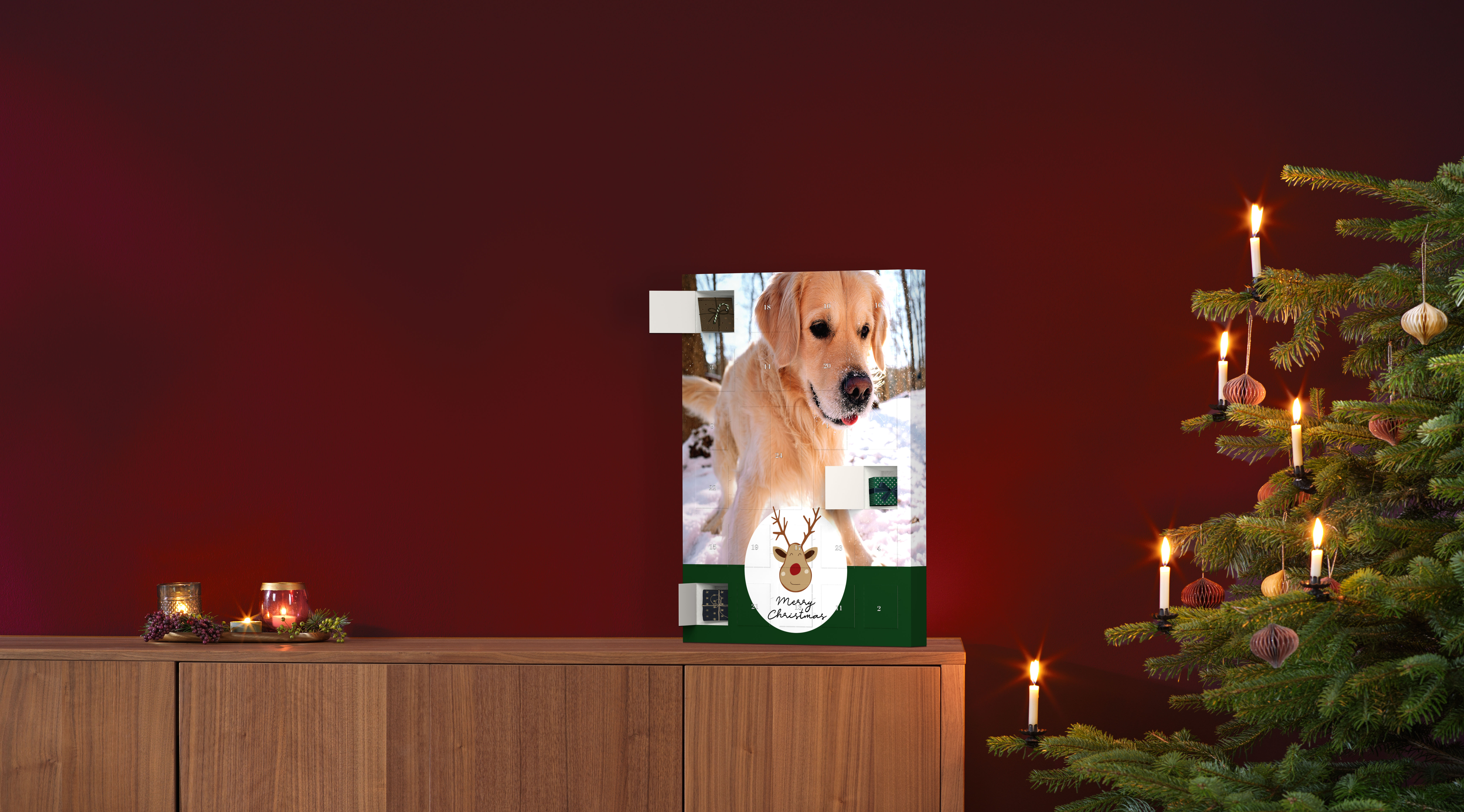 Foto-Adventskalender zum Selbstbefüllen im Hochformat mit einem Hundemotiv im weihnachtlichen Ambiente
