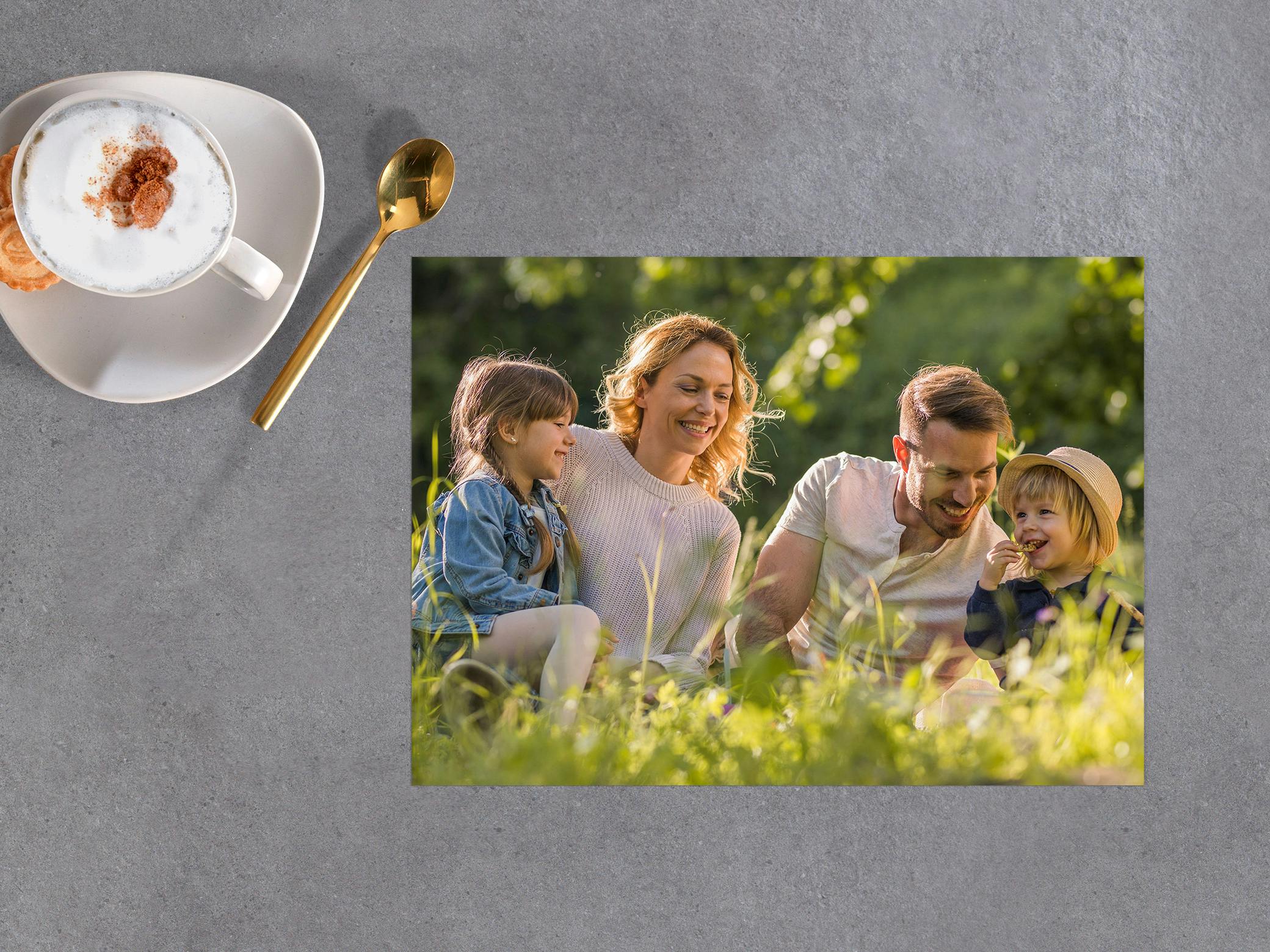 Un tirage photo Pixum 20 cm avec une photo de famille