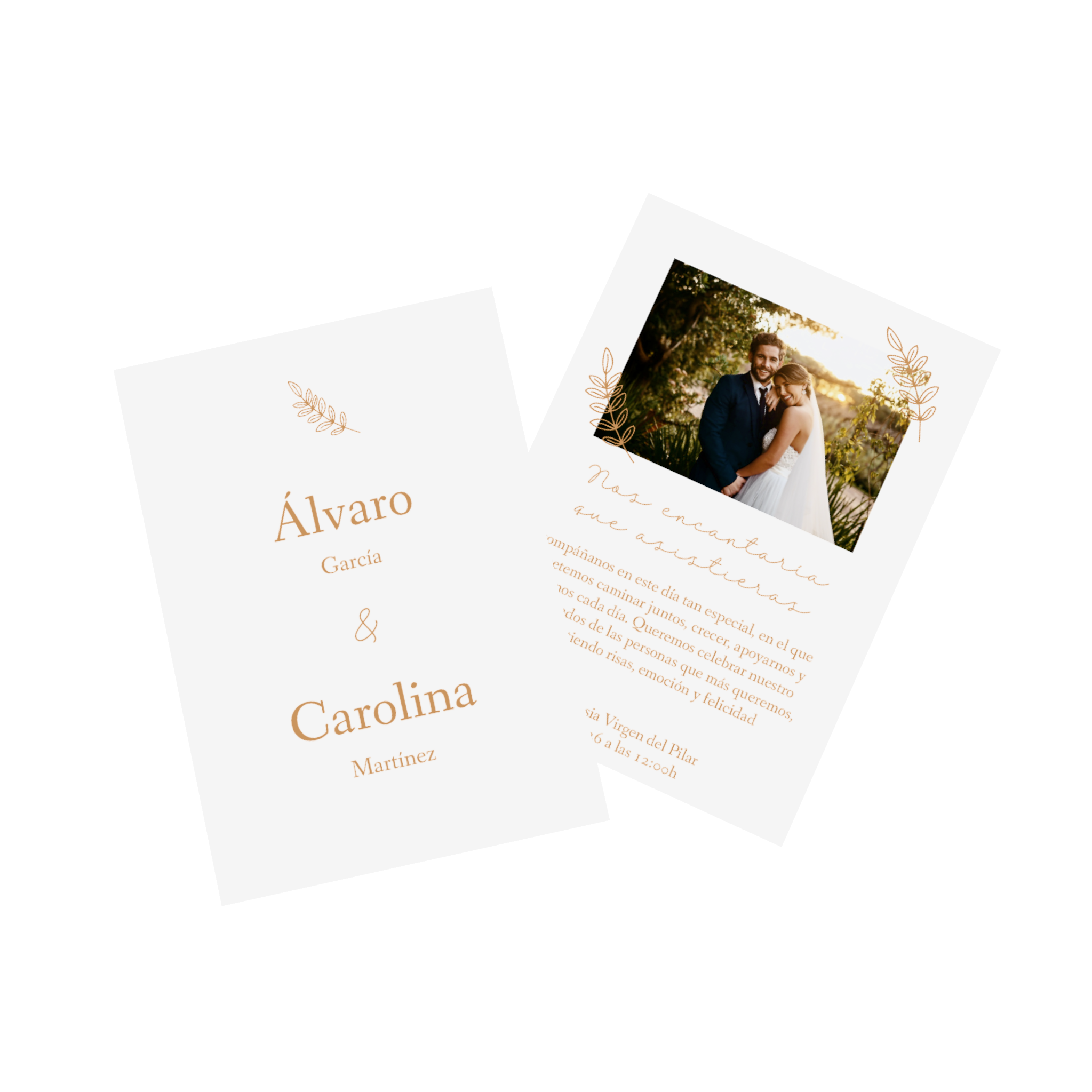 Una tarjeta con foto como invitación de boda con la foto de la pareja y sus nombres escritos
