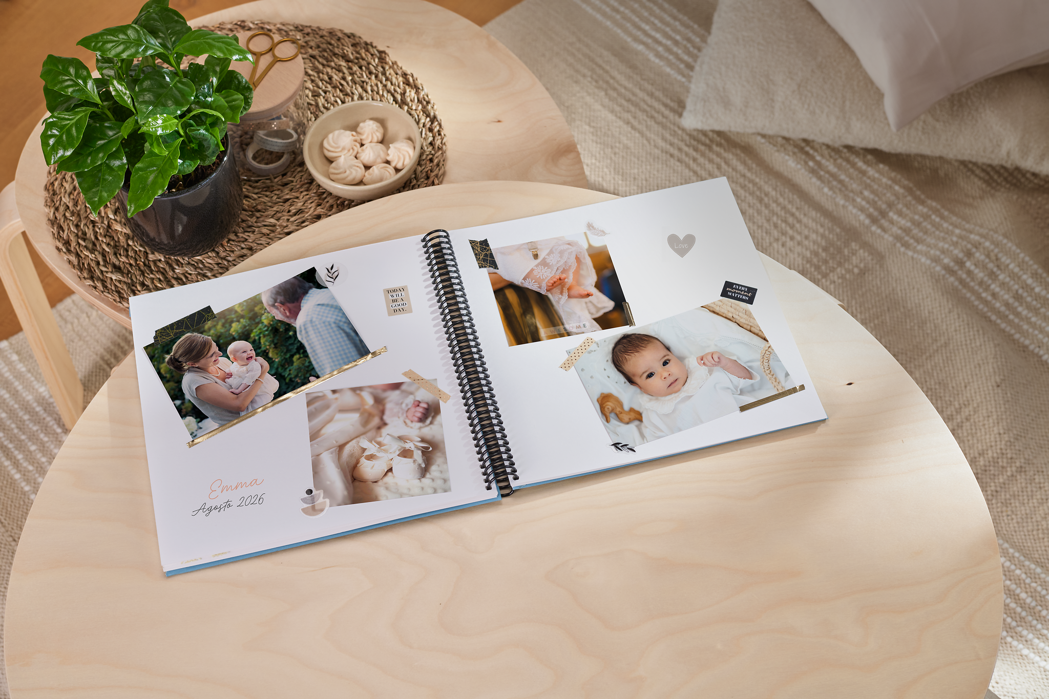 Scrapbook con fotos de bautizo