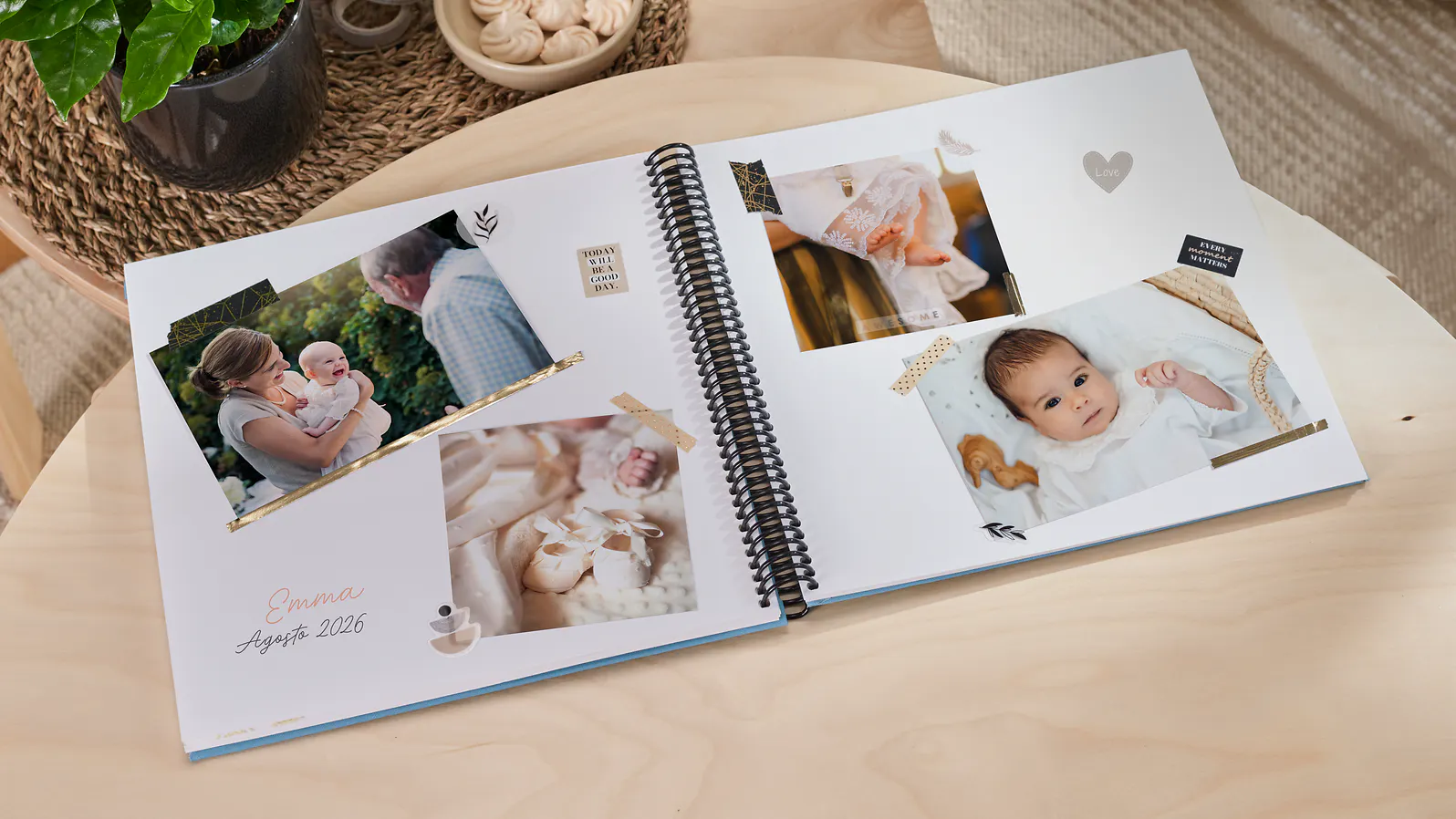 Scrapbook con le foto del battesimo