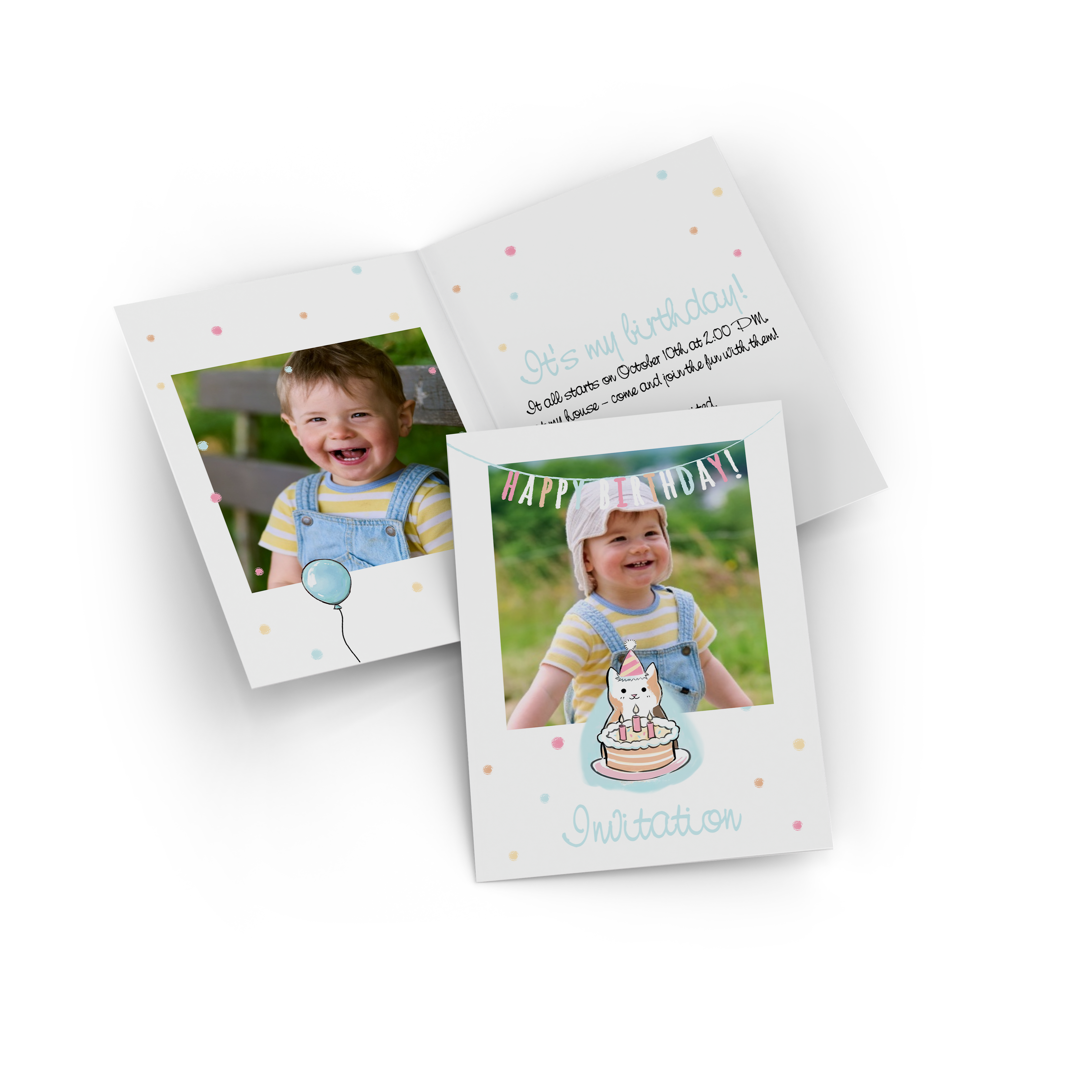 Carte d'invitation à un anniversairepliée avec une illustration de chat