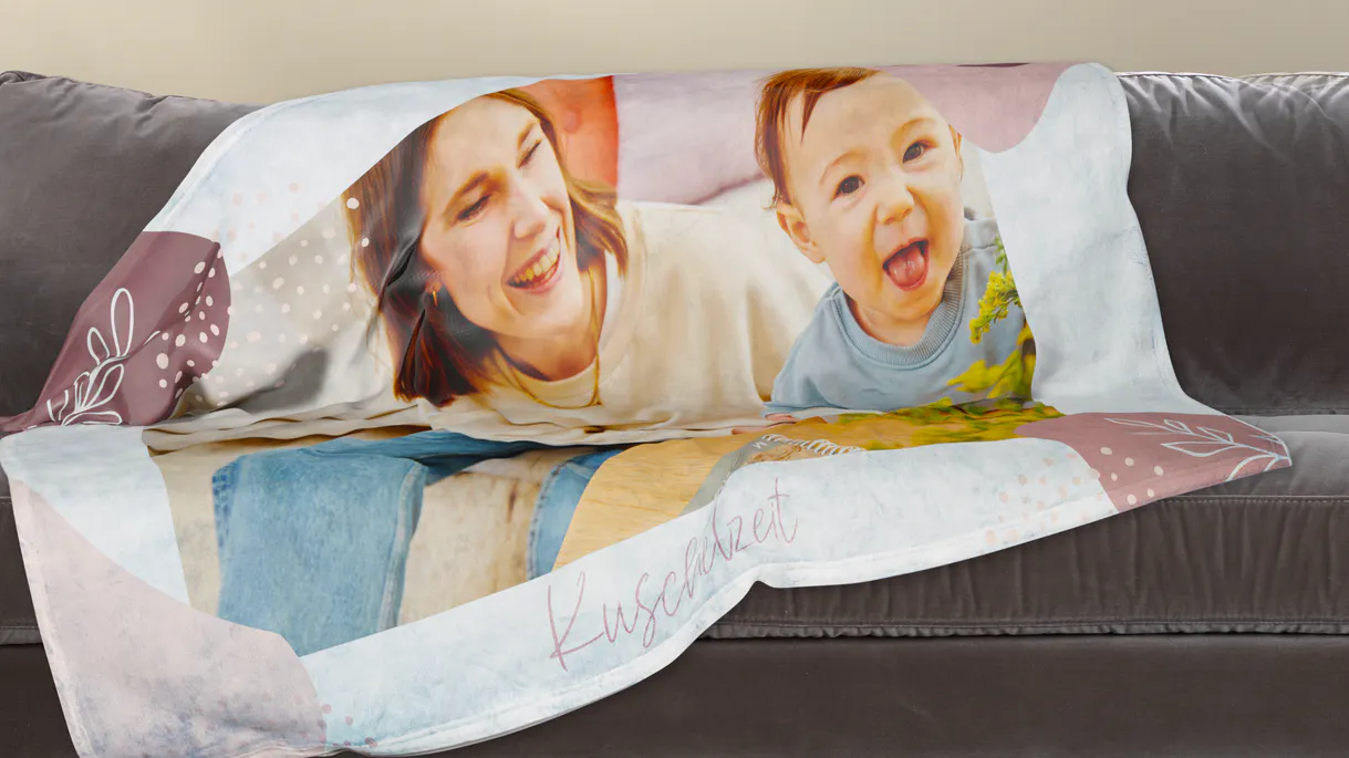 Coperta personalizzata su un divano