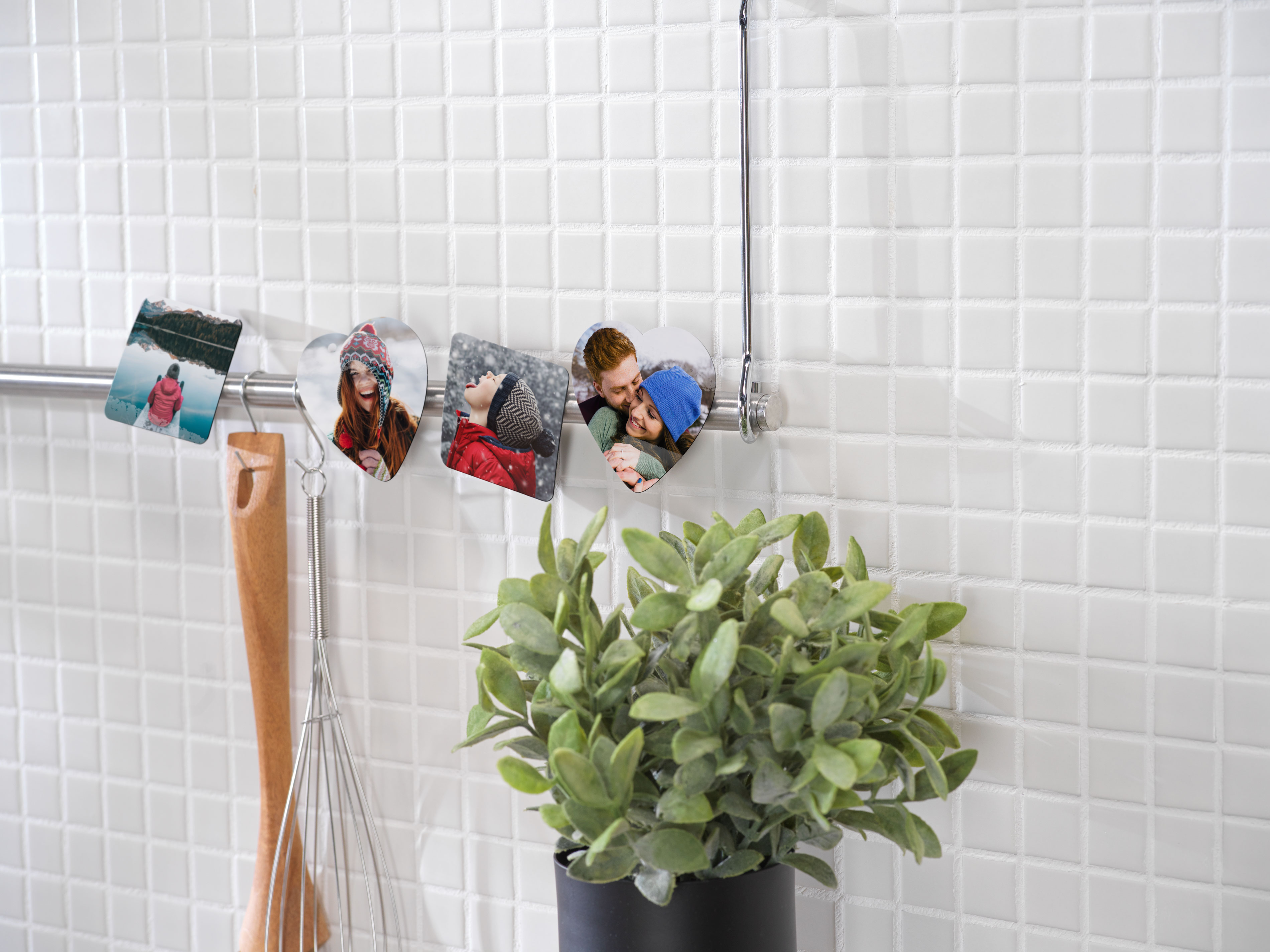 Quadratische und herzförmige Fotomagnete mit winterlichen Motiven