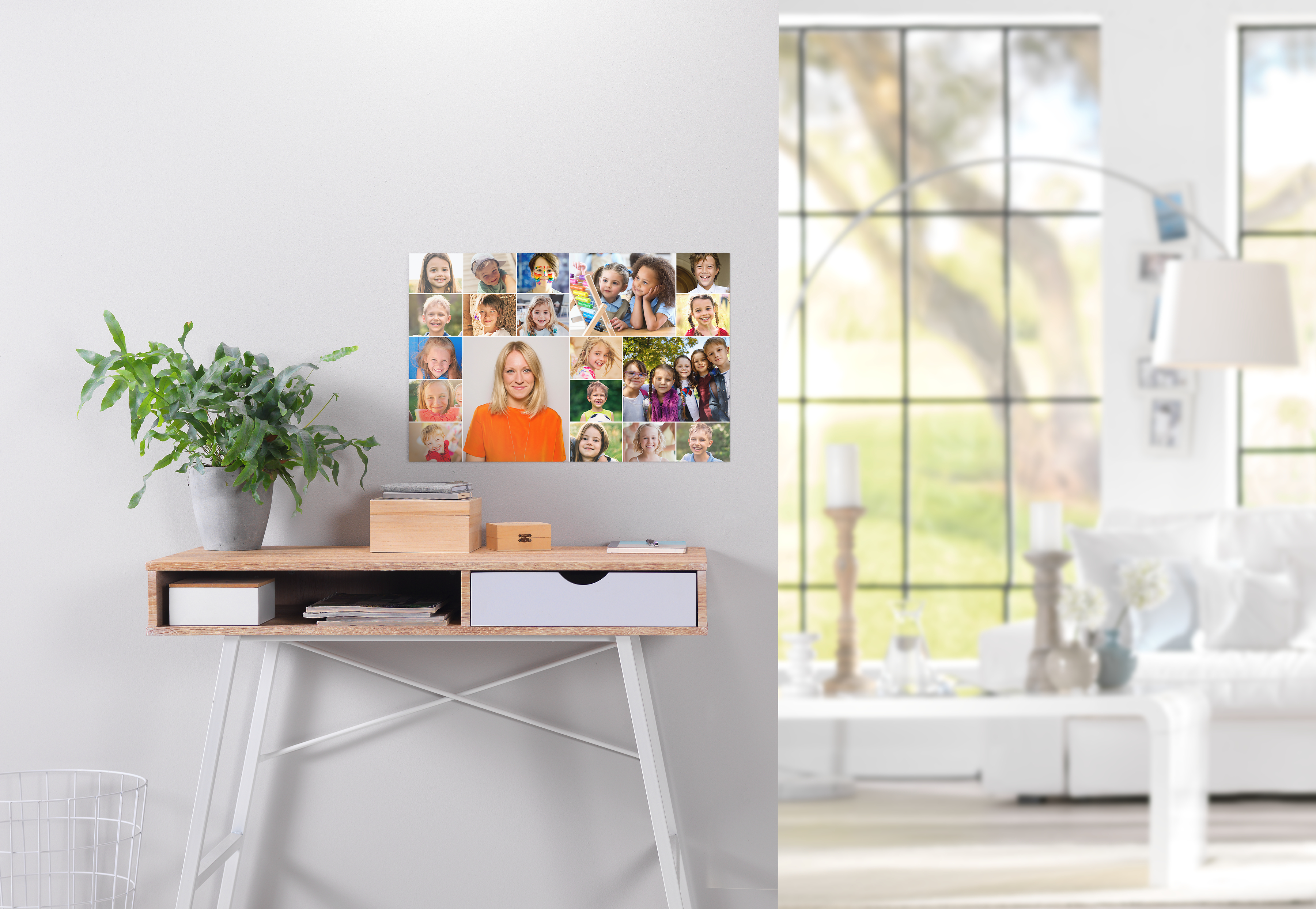 Fotoposter met foto's van een juf en kinderen.