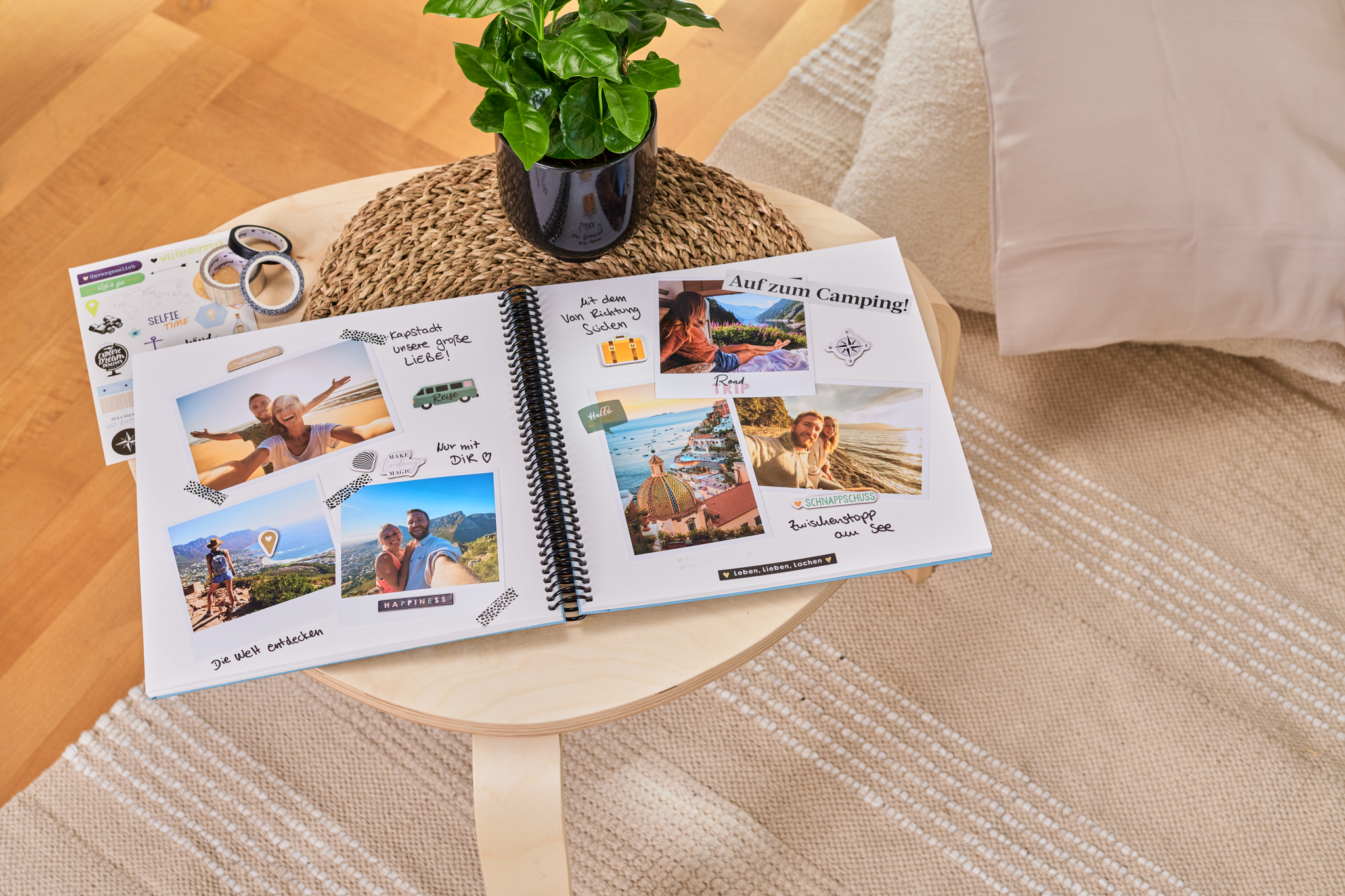 Pixum Scrapbook mit Urlaubsmotiven eines Paares