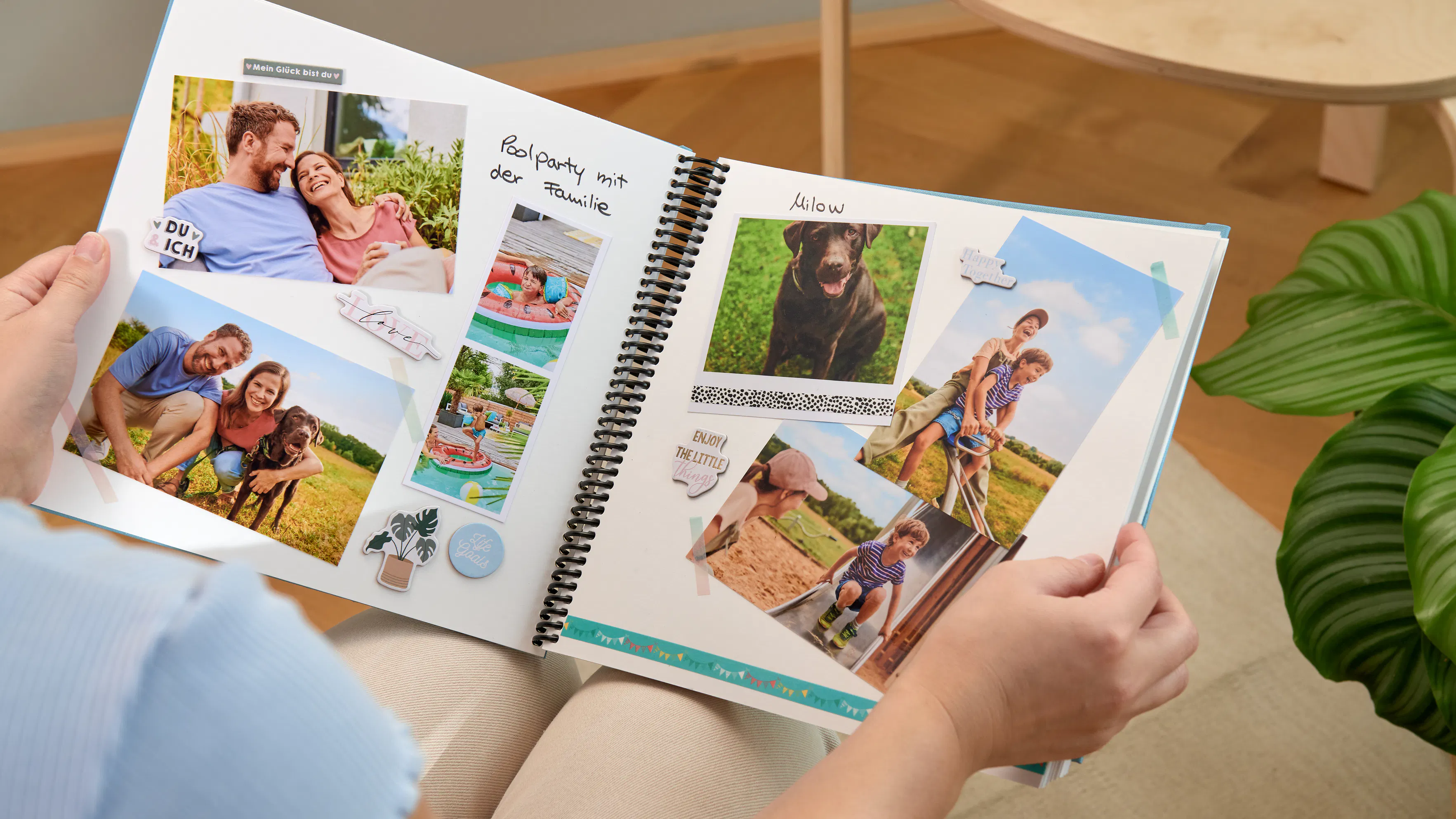 Pixum Scrapbook mit sommerlichen Familienfotos