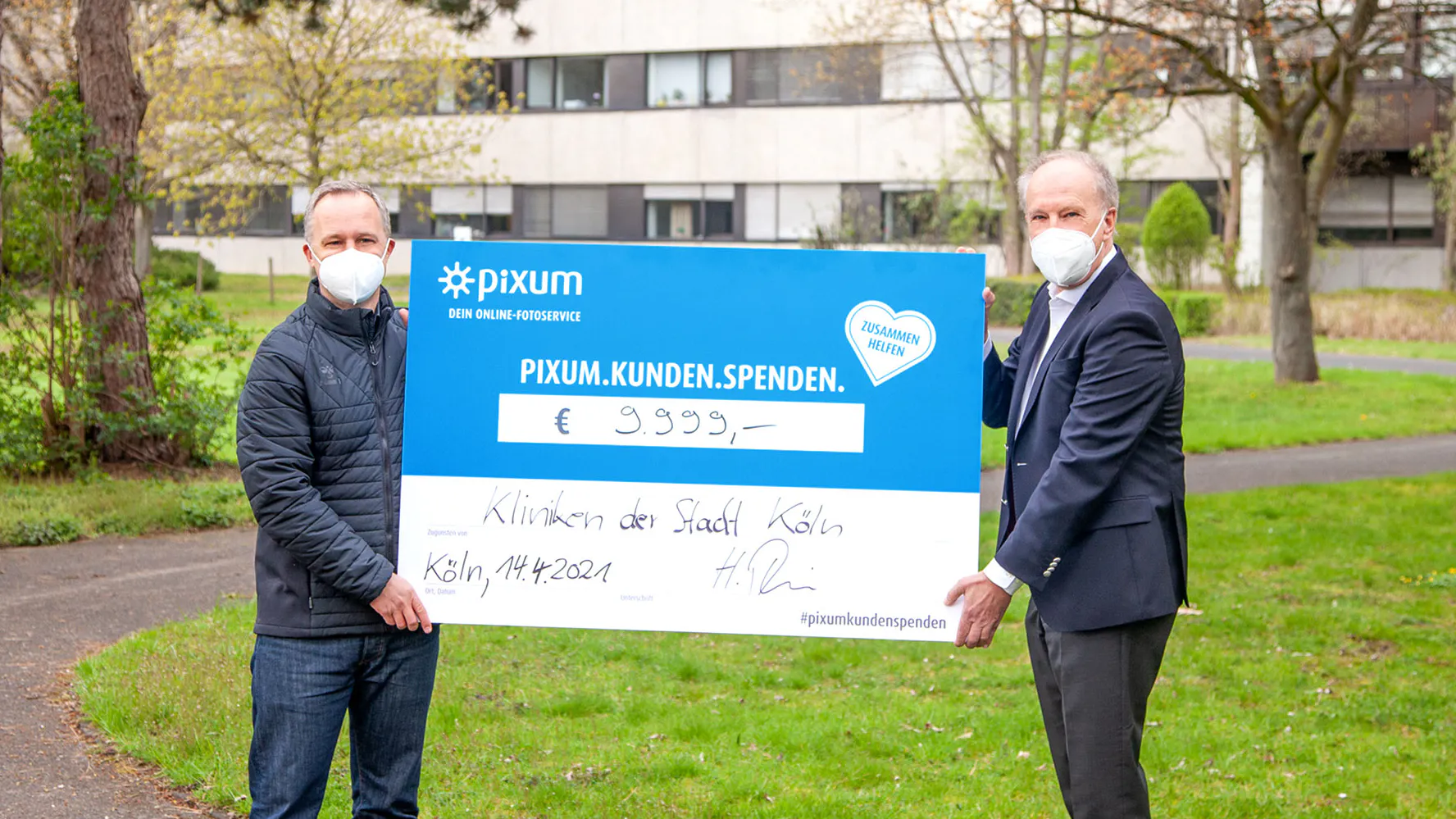 Spendenübergabe für die Kölner Kliniken Spendenübergabe für die Kölner Kliniken