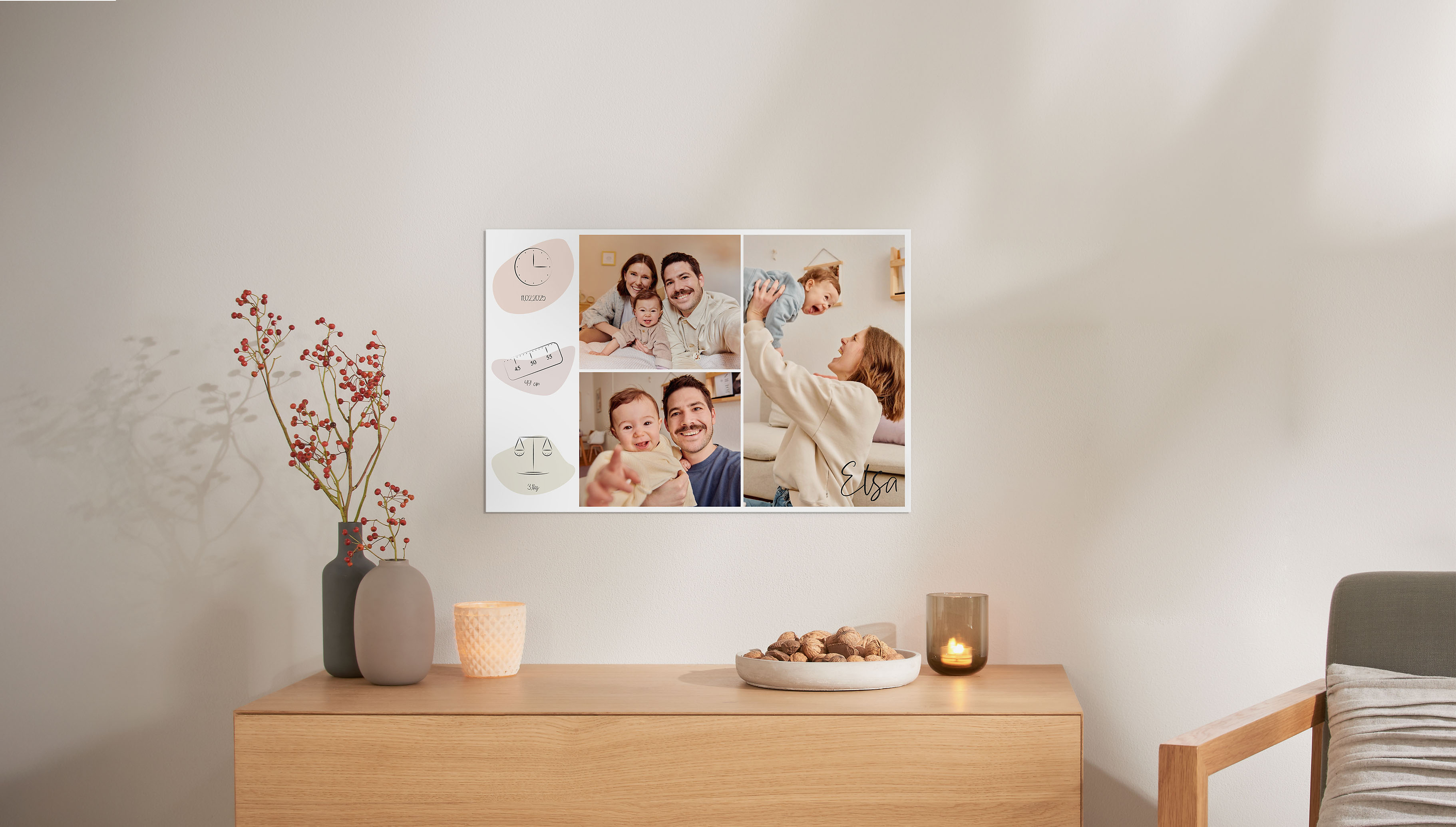 Über einer Kommode hängt ein Fotoposter mit einem Collagendesign. Die Collage besteht aus Fotos eines Babys.