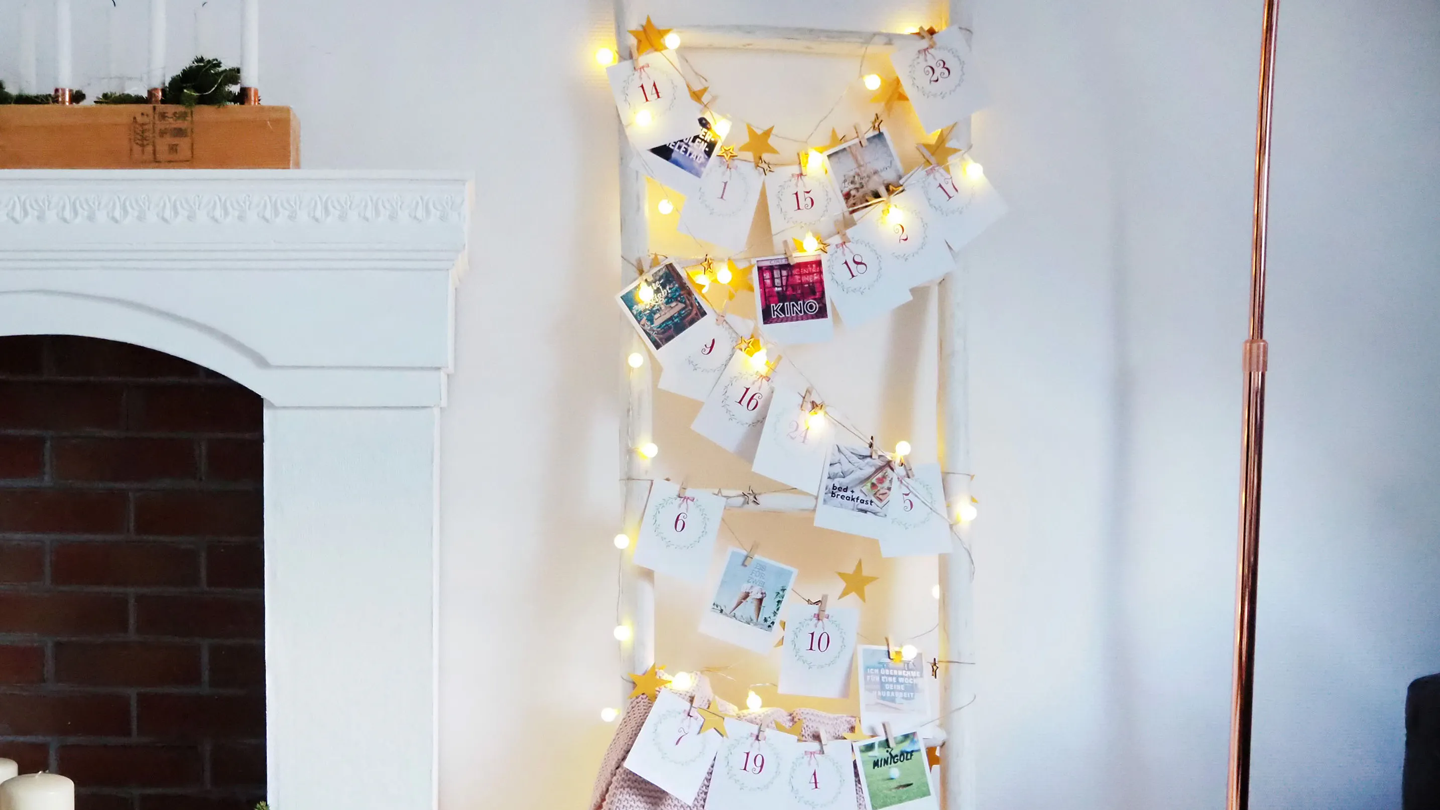 Retro adventskalender aan een ladder
