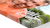 Detailbeeld van een foto op canvas met een foto van een stel