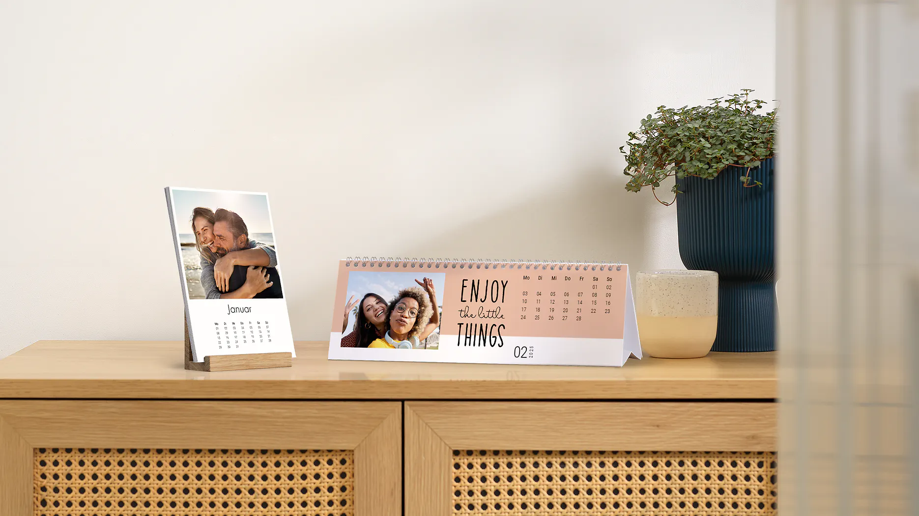 Desk calendar with photo and design
