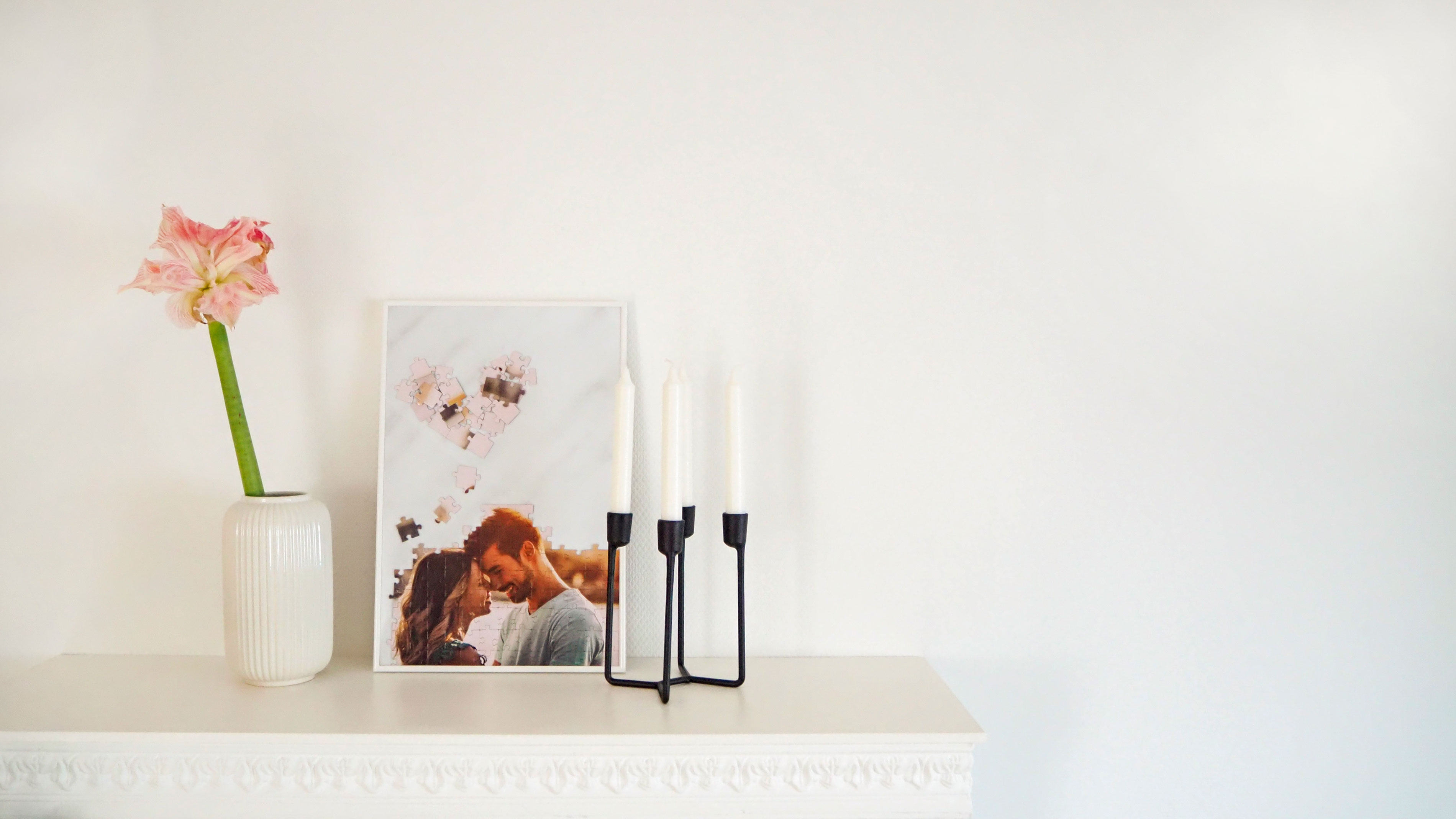 Puzzle personalizado con foto en un marco con una pareja de enamorados